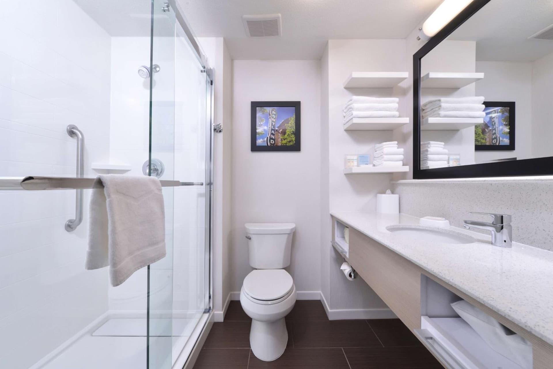 Hampton Inn Portland East gallery photo in Portland, OR — image 20