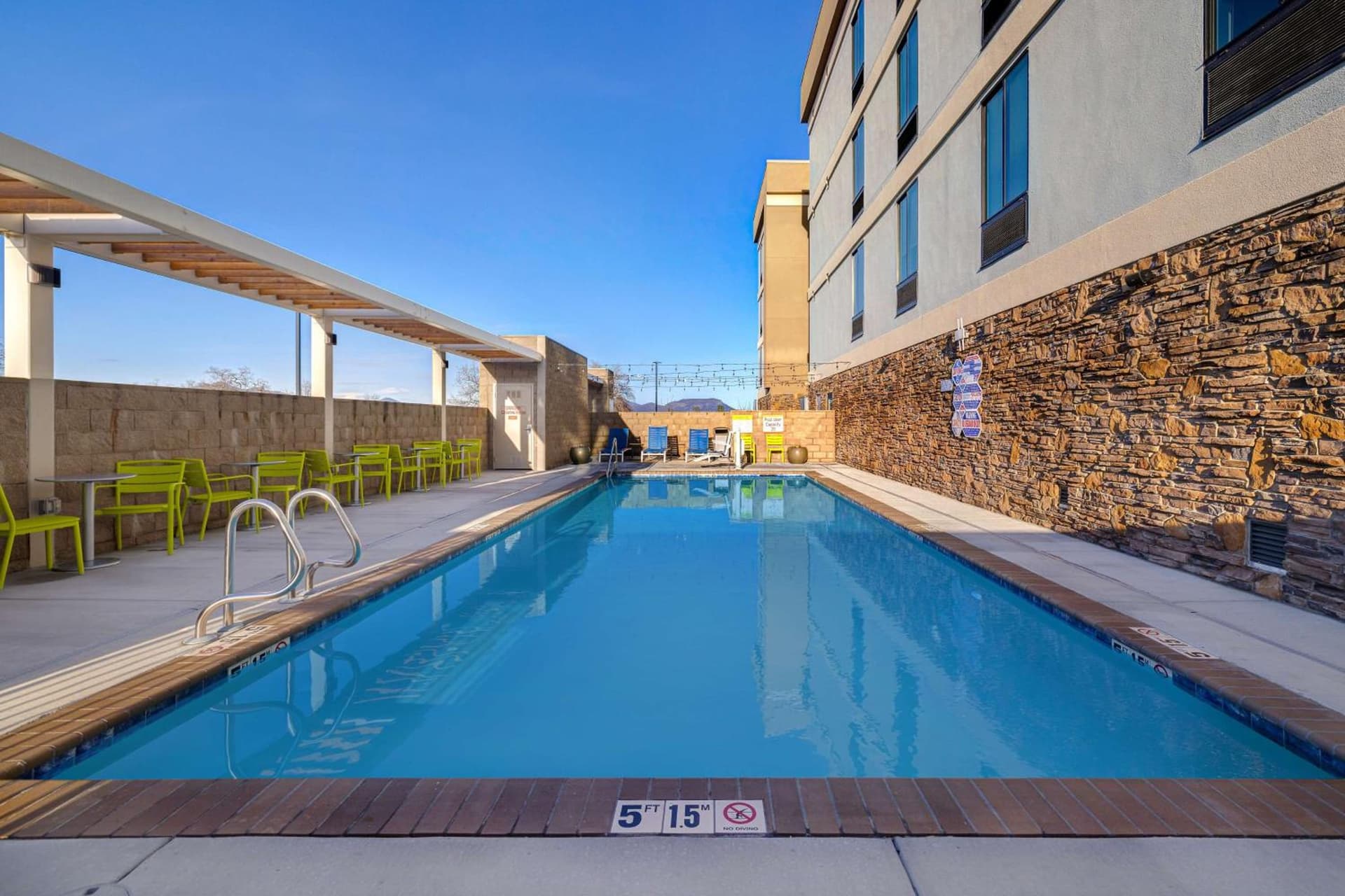 Home2 Suites By Hilton Redding gallery photo in Redding, CA — image 8