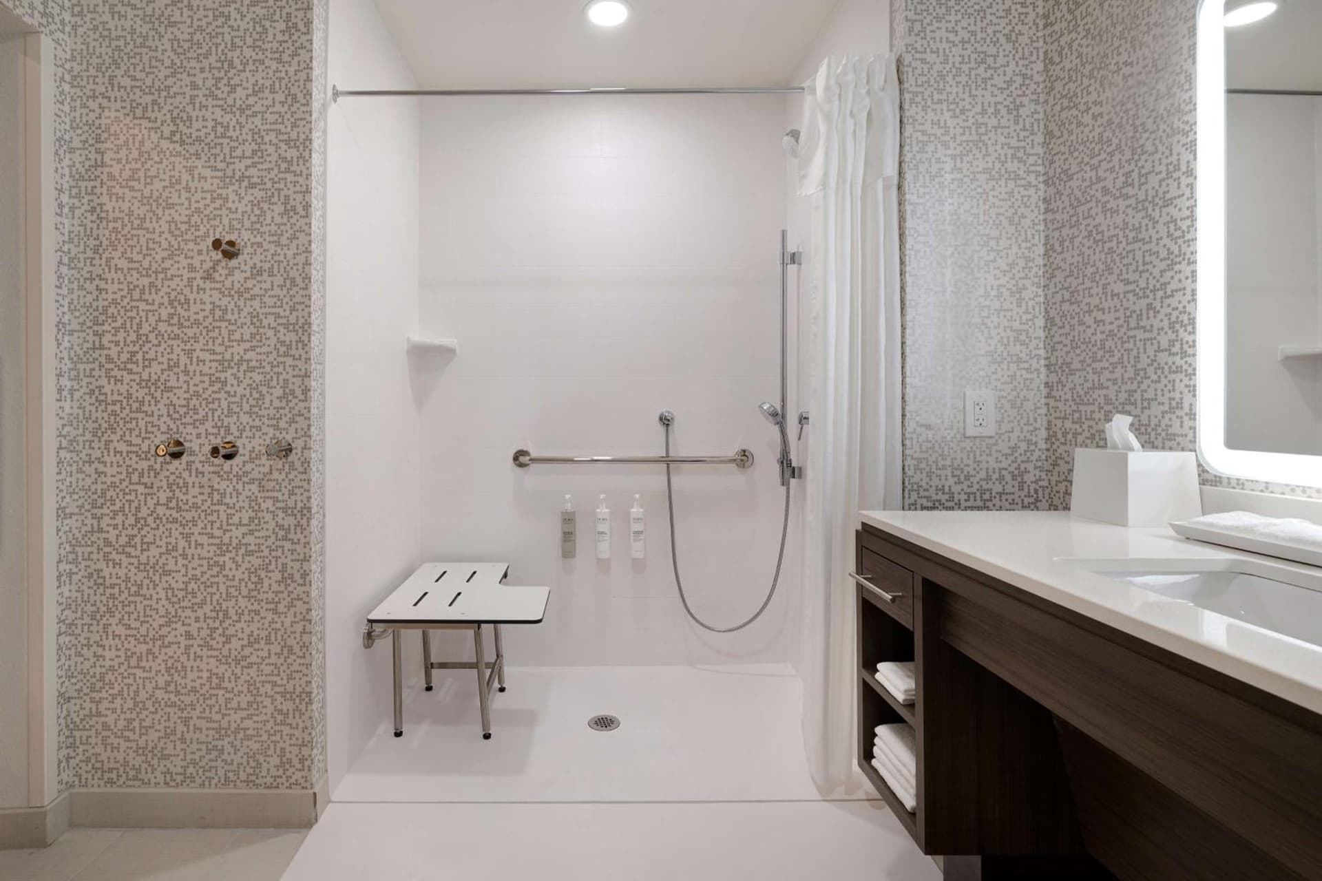 Home2 Suites By Hilton Redding gallery photo in Redding, CA — image 26