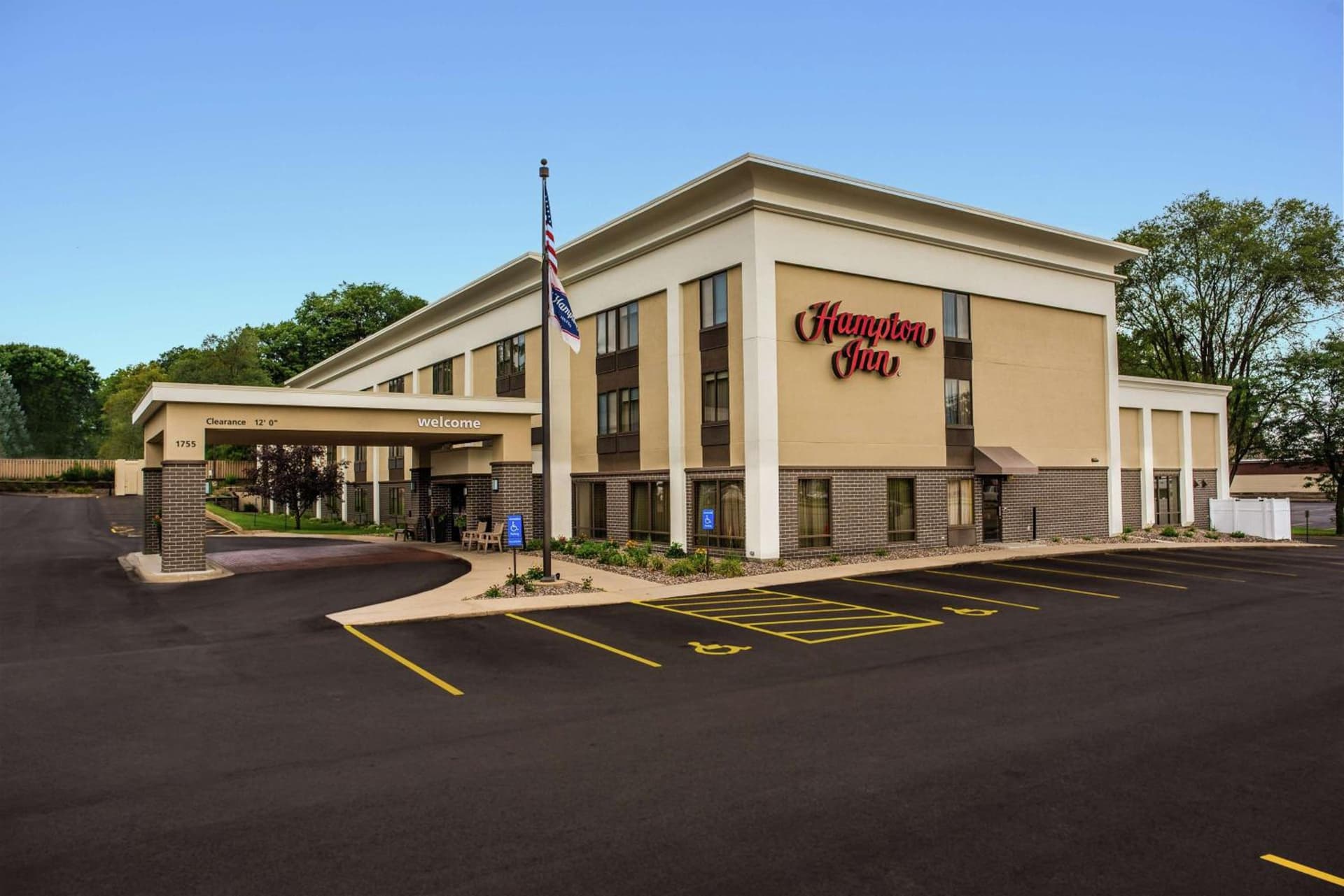 Hampton Inn Rochester property views in Rochester, MN — gallery photo 3