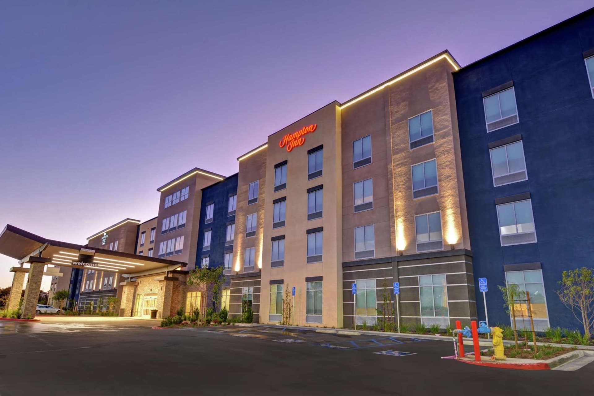 Hampton Inn Chula Vista Eastlake interior in Chula Vista, CA — gallery photo 2