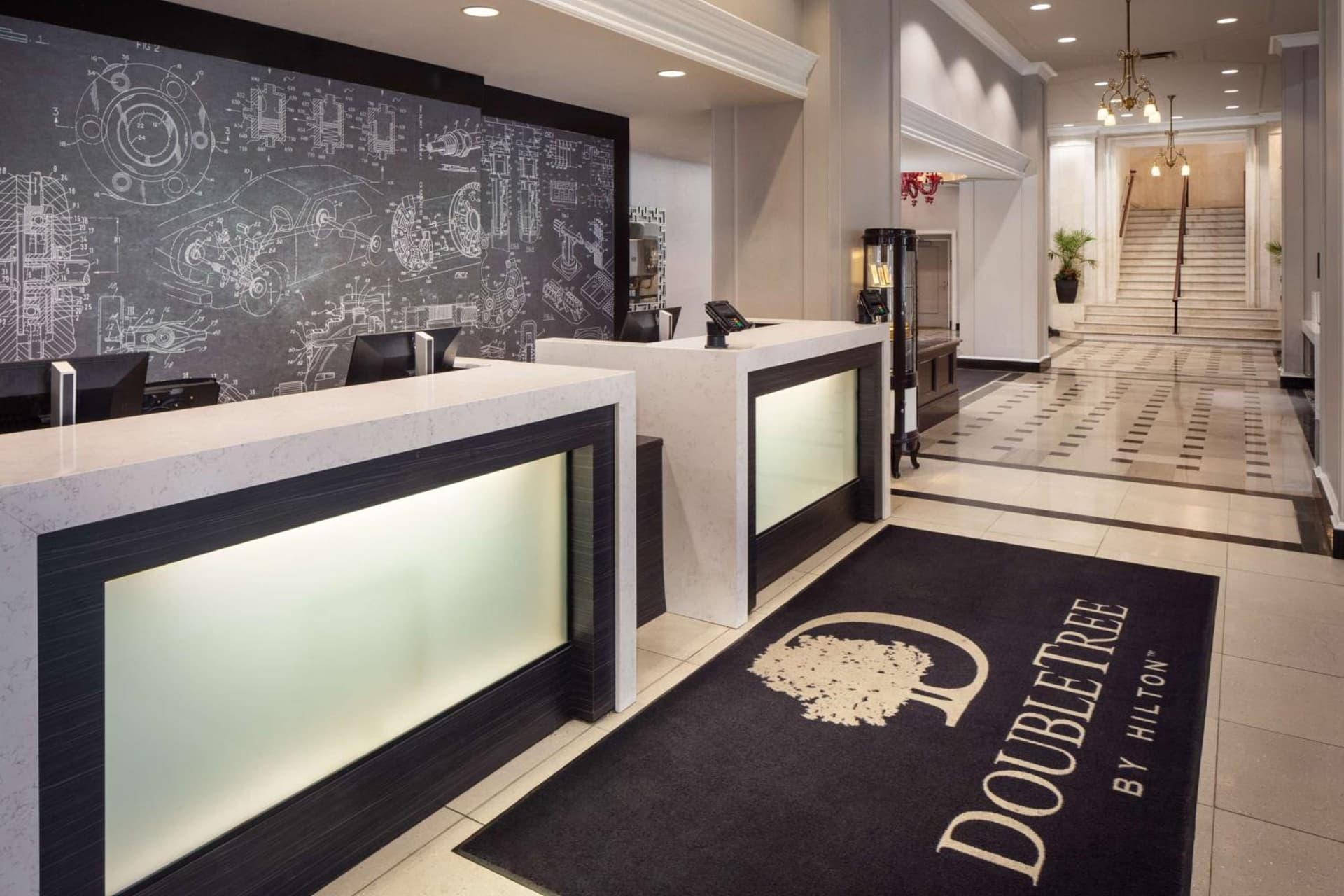 DoubleTree Suites by Hilton Hotel Detroit Downtown - Fort Shelby gallery photo in Detroit, MI — image 26