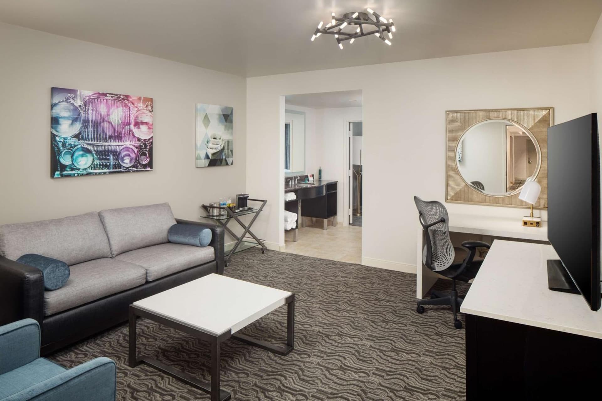 DoubleTree Suites by Hilton Hotel Detroit Downtown - Fort Shelby gallery photo in Detroit, MI — image 39