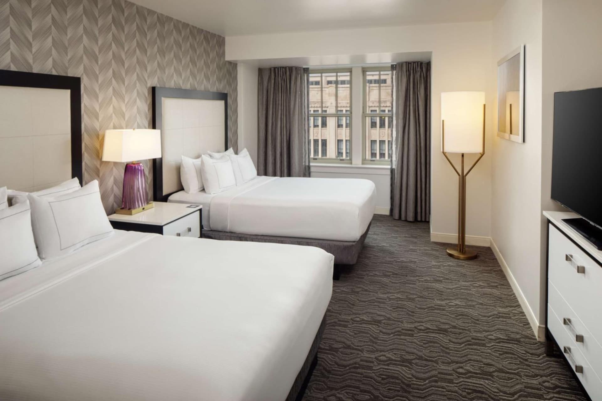 DoubleTree Suites by Hilton Hotel Detroit Downtown - Fort Shelby gallery photo in Detroit, MI — image 14