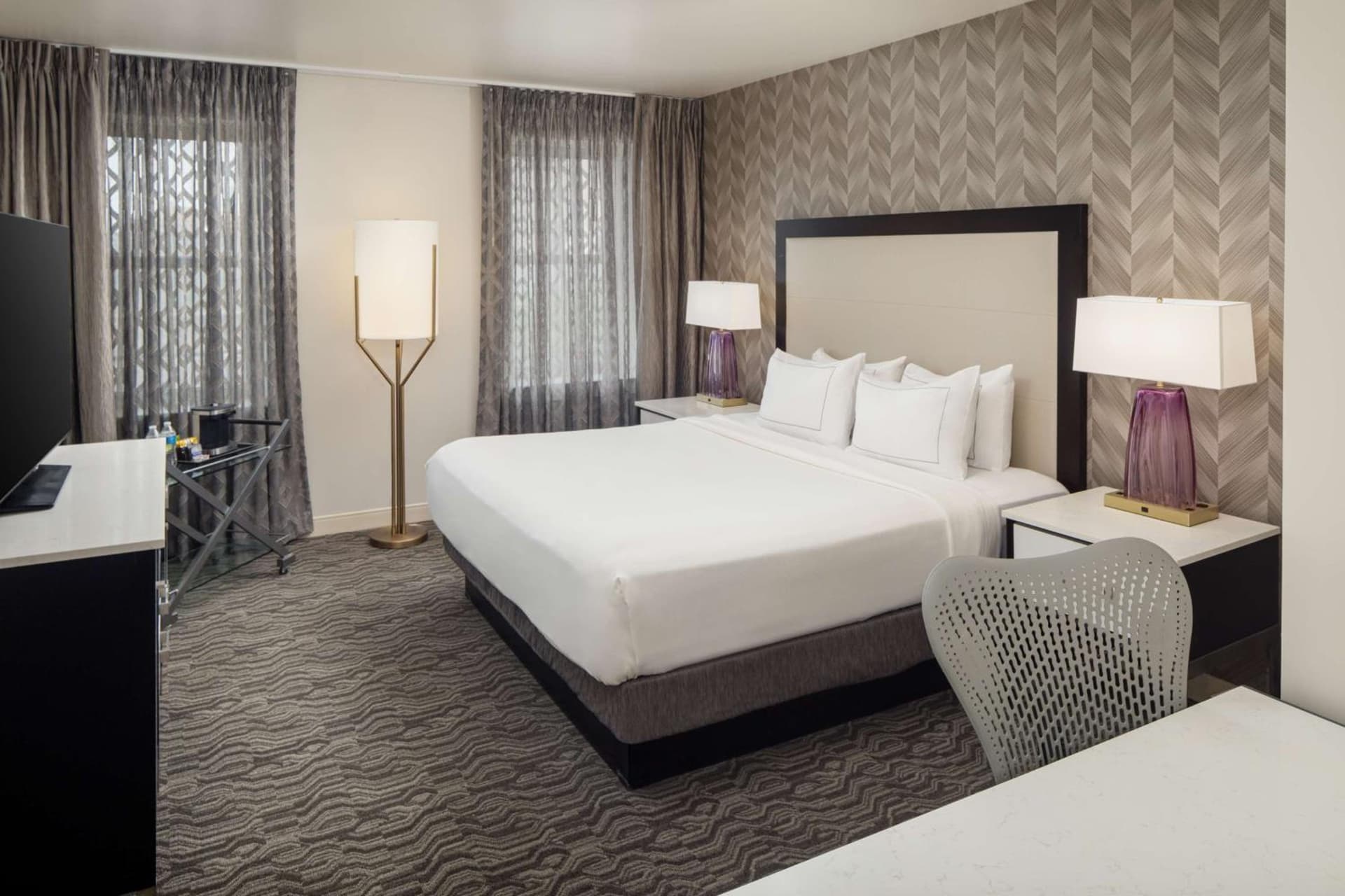DoubleTree Suites by Hilton Hotel Detroit Downtown - Fort Shelby gallery photo in Detroit, MI — image 70