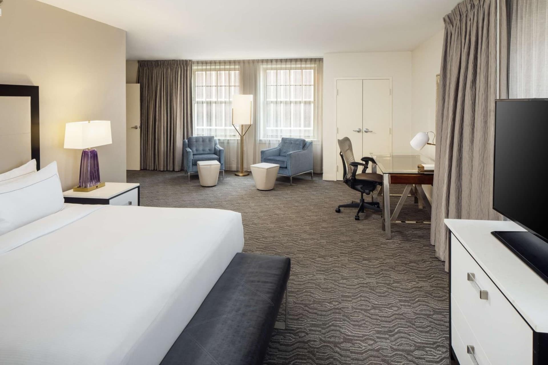 DoubleTree Suites by Hilton Hotel Detroit Downtown - Fort Shelby gallery photo in Detroit, MI — image 63