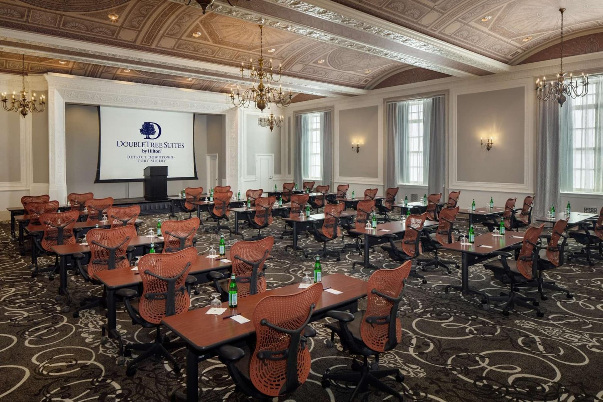 DoubleTree Suites by Hilton Hotel Detroit Downtown - Fort Shelby gallery photo in Detroit, MI — image 35