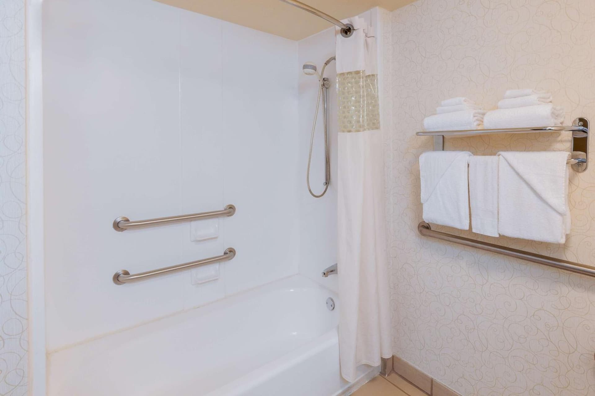 Hampton Inn San Marcos gallery photo in San Marcos, CA — image 8