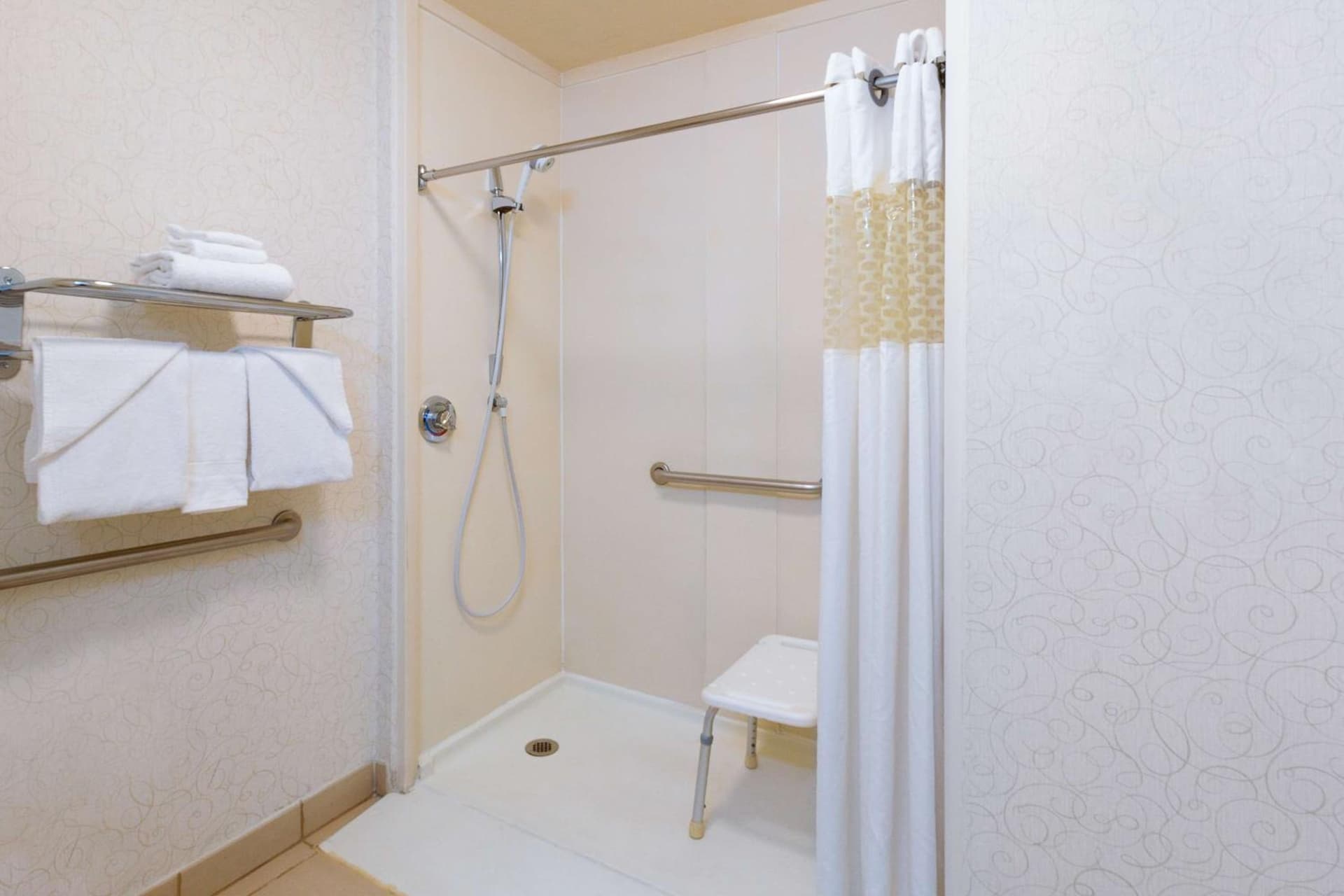 Hampton Inn San Marcos gallery photo in San Marcos, CA — image 15