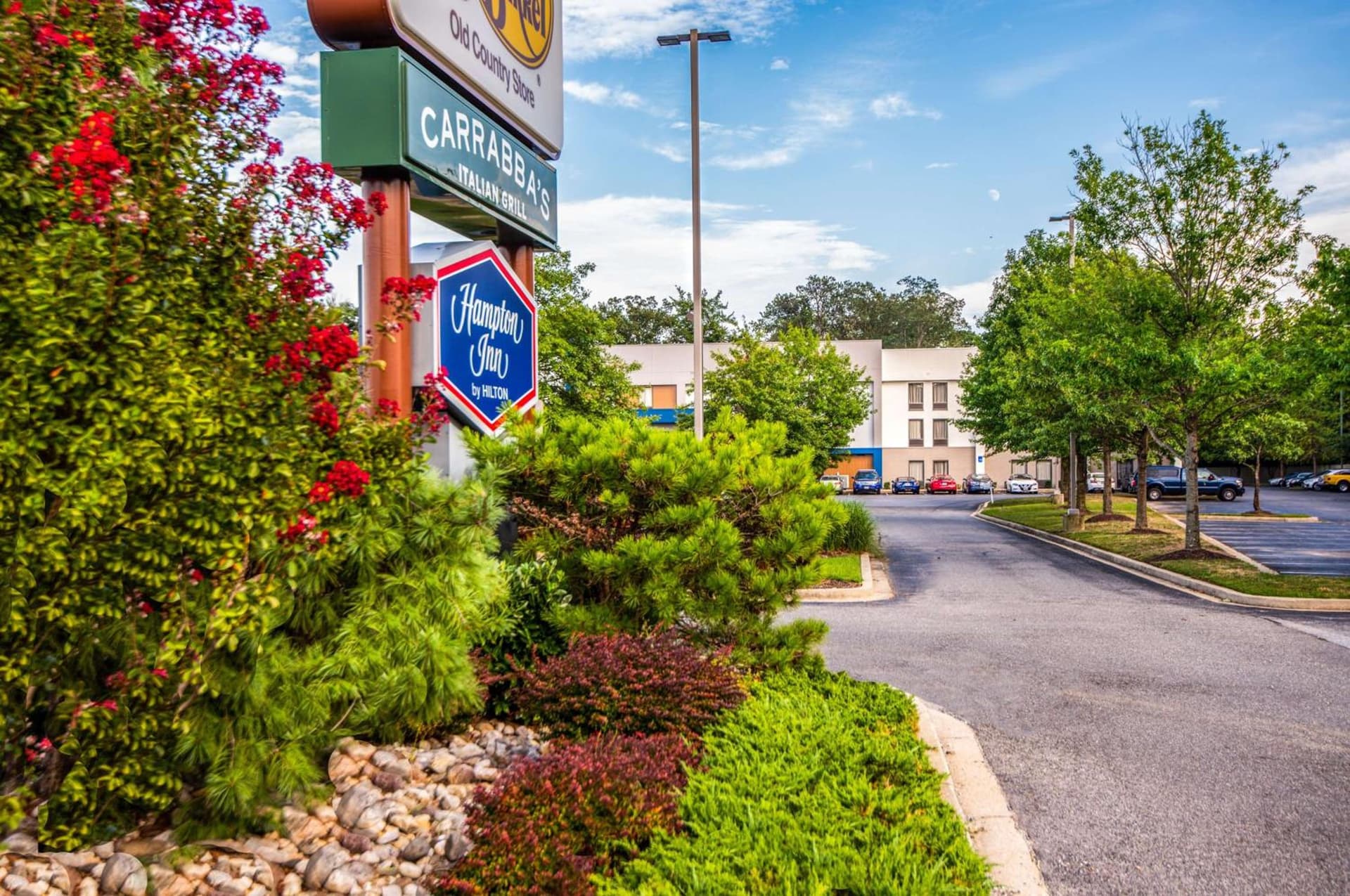 Hampton Inn Waldorf interior in Waldorf, MD — gallery photo 2