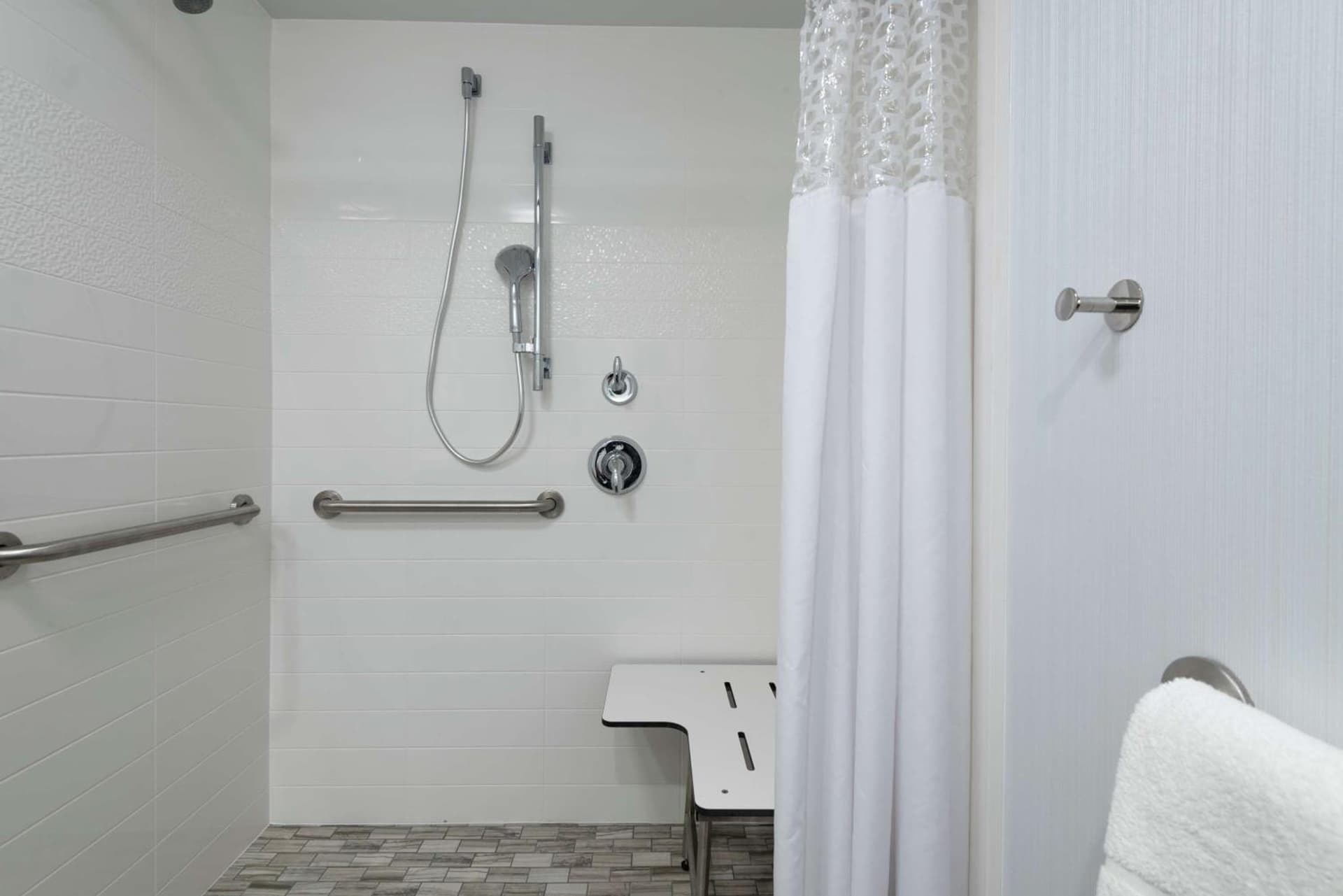 Hampton Inn Waldorf gallery photo in Waldorf, MD — image 18