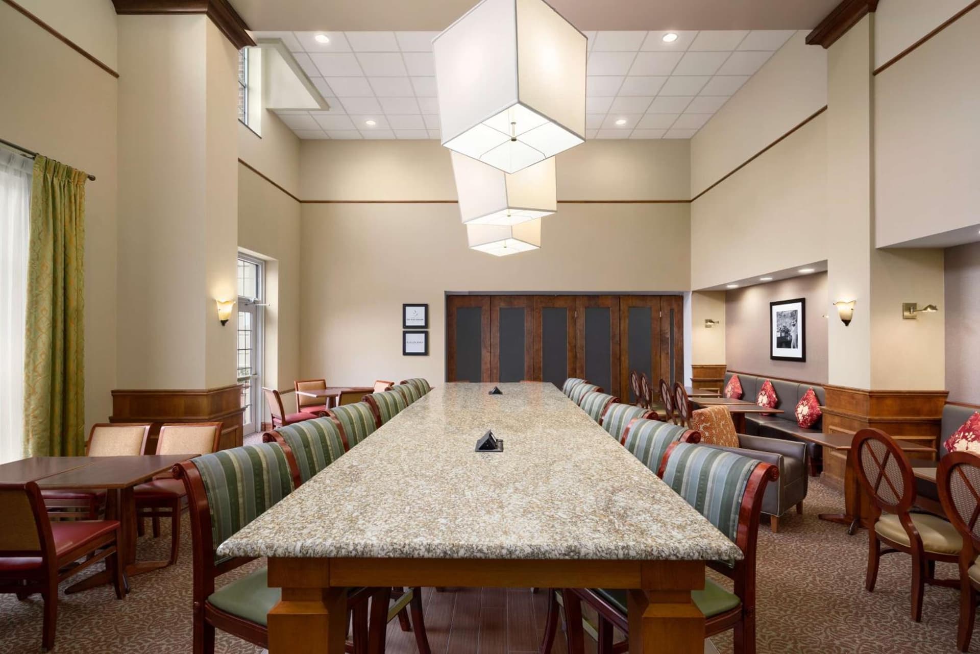 Hampton Inn & Suites Williamsburg-Central gallery photo in Williamsburg, VA — image 21