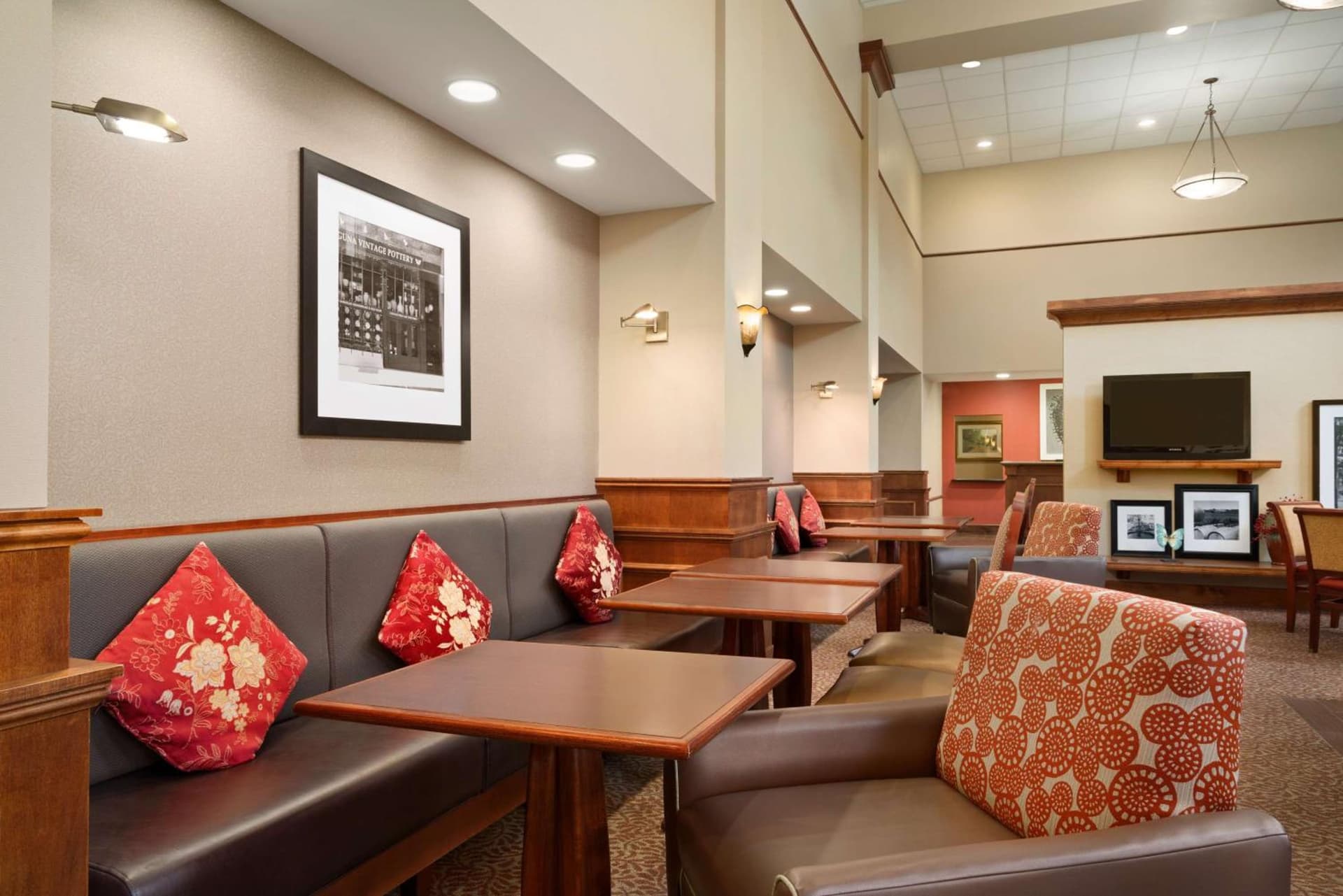 Hampton Inn & Suites Williamsburg-Central gallery photo in Williamsburg, VA — image 24