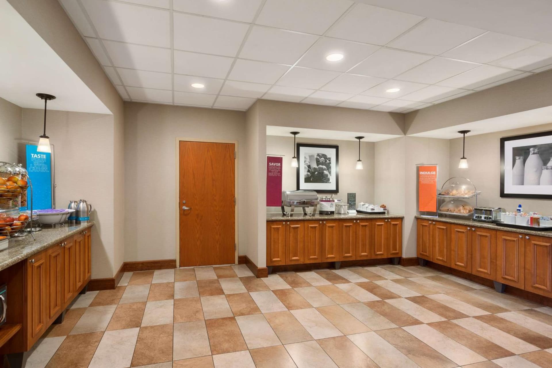 Hampton Inn & Suites Williamsburg-Central gallery photo in Williamsburg, VA — image 5