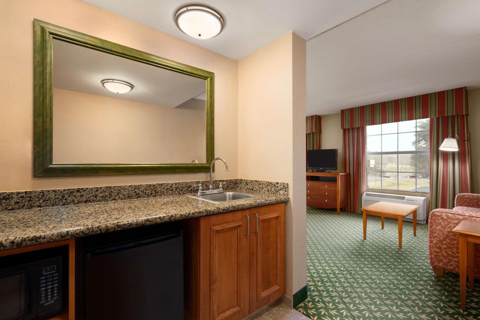 Hampton Inn & Suites Williamsburg-Central gallery photo in Williamsburg, VA — image 15