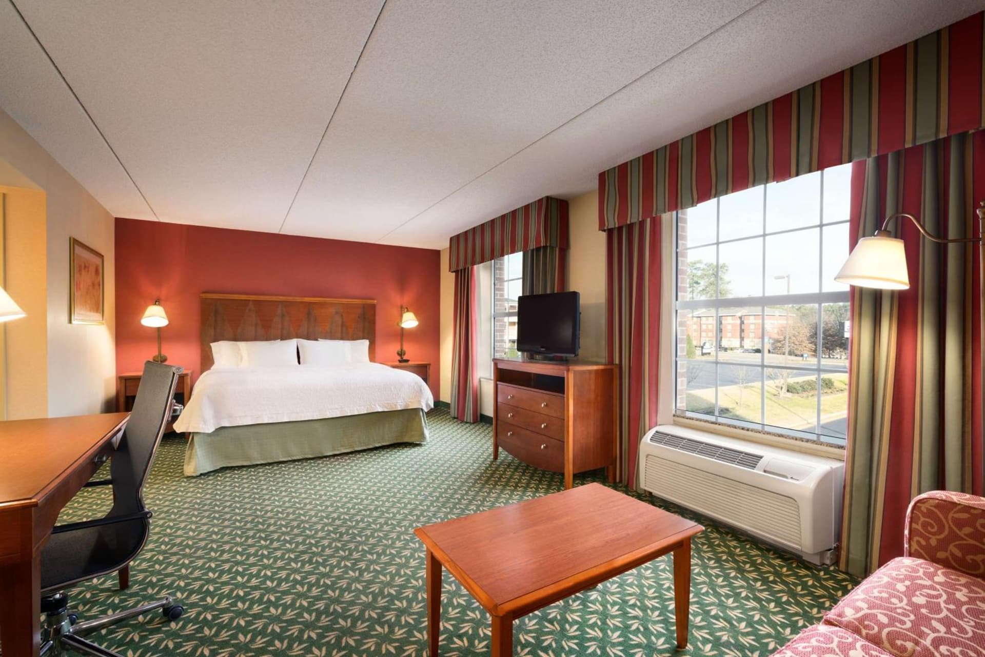Hampton Inn & Suites Williamsburg-Central gallery photo in Williamsburg, VA — image 11