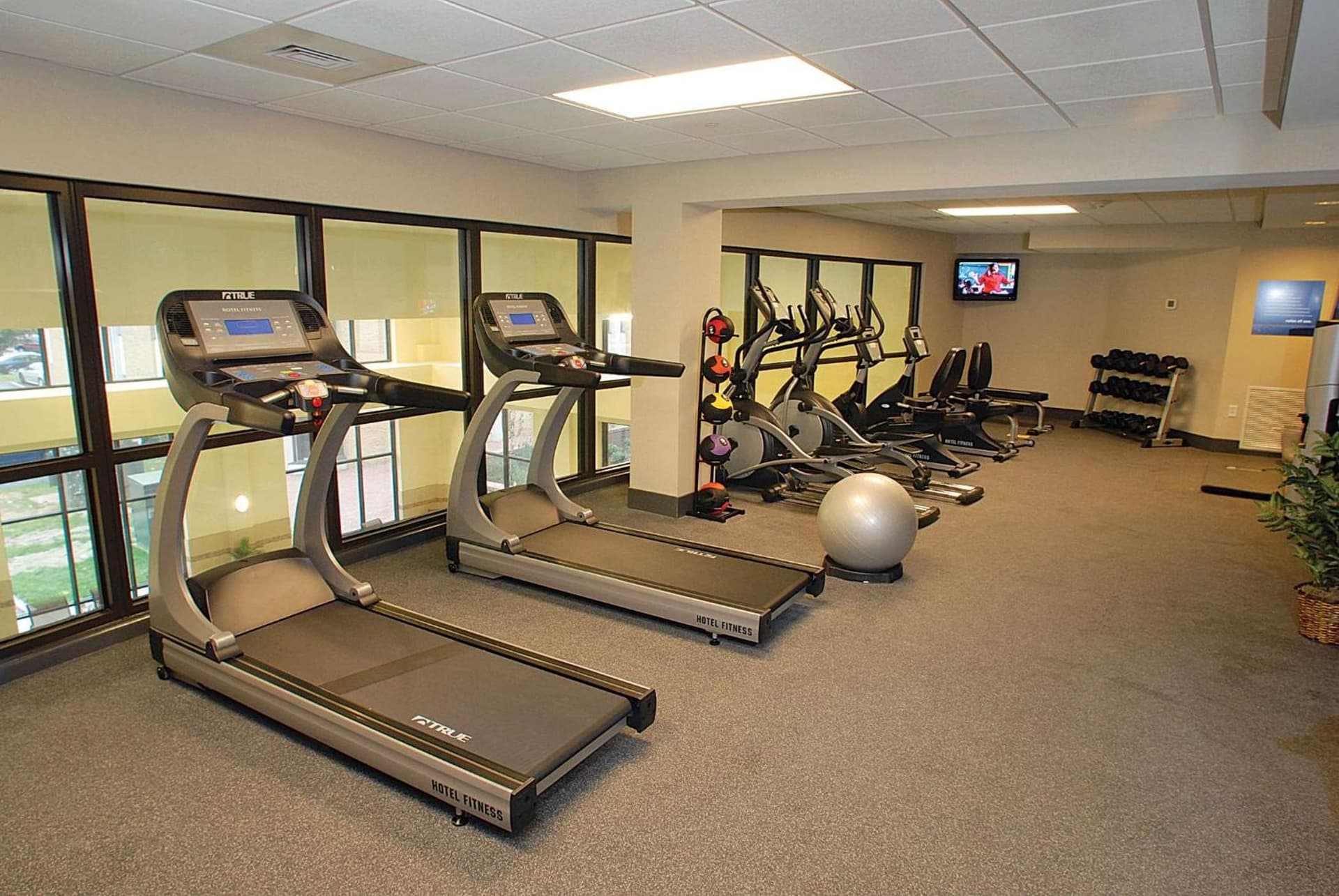 Hampton Inn & Suites Chesapeake-Battlefield Boulevard gallery photo in Chesapeake, VA — image 5