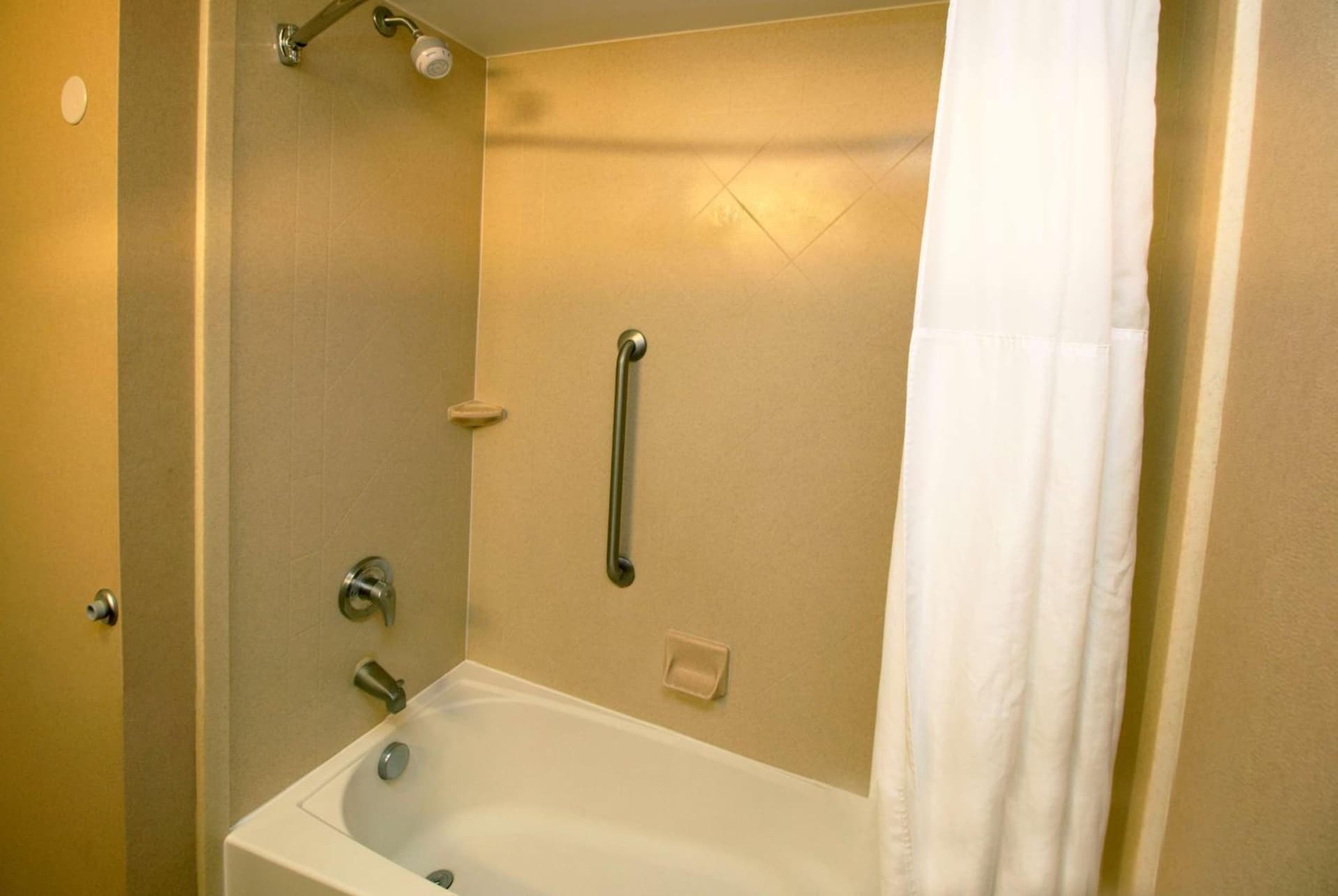 Hampton Inn & Suites Chesapeake-Battlefield Boulevard gallery photo in Chesapeake, VA — image 18