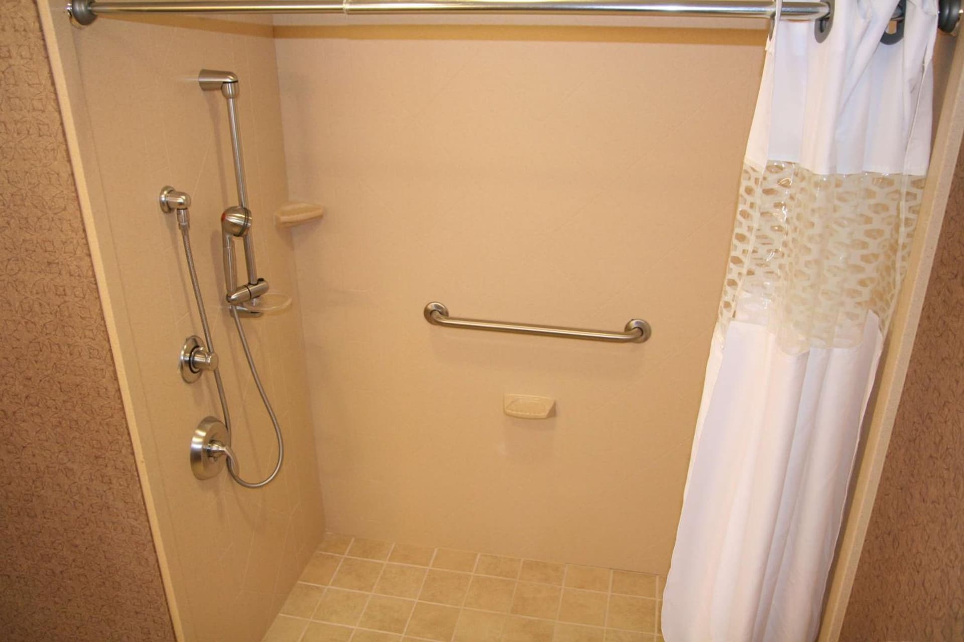 Hampton Inn & Suites Chesapeake-Battlefield Boulevard gallery photo in Chesapeake, VA — image 40