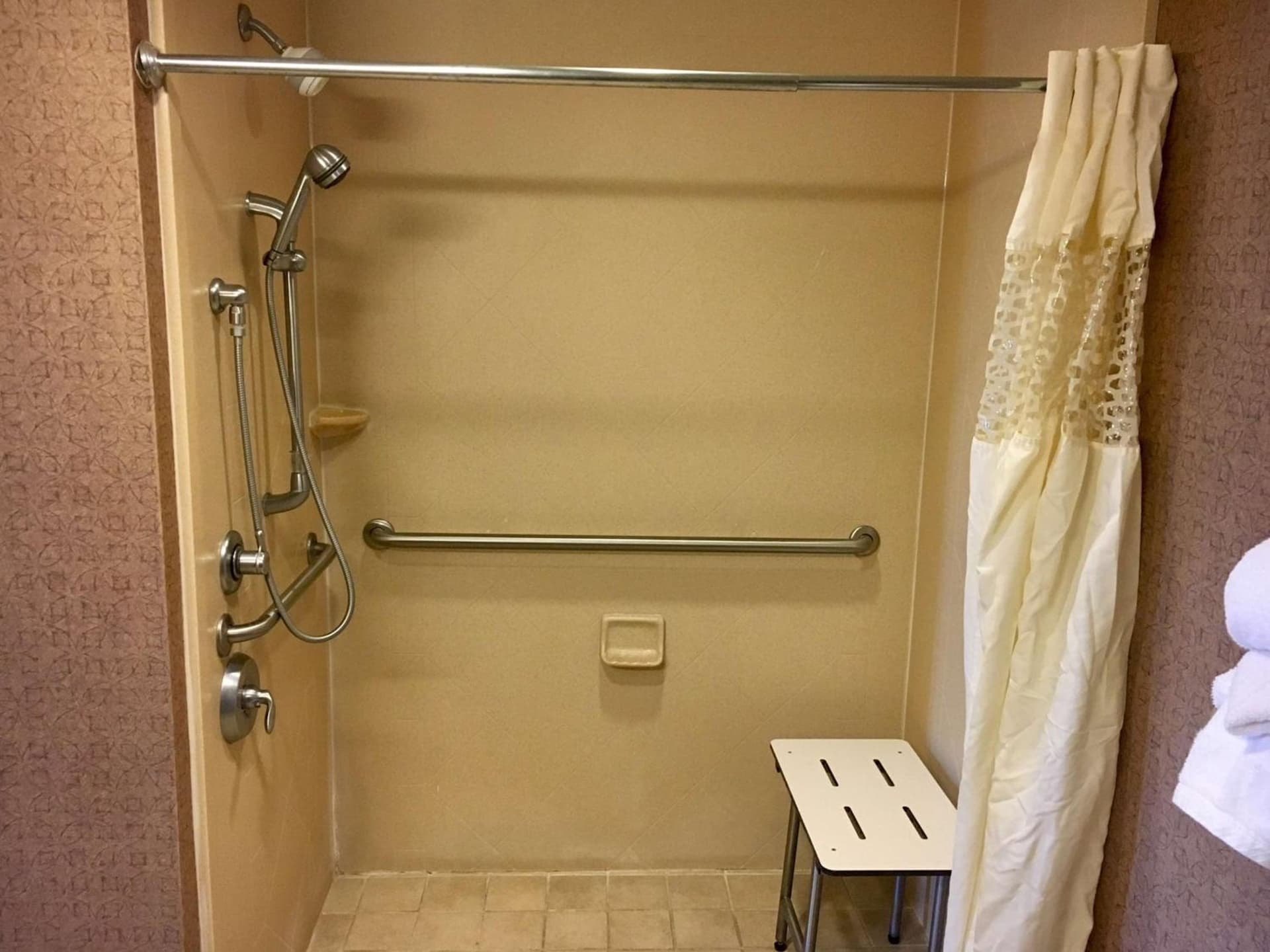 Hampton Inn & Suites Chesapeake-Battlefield Boulevard gallery photo in Chesapeake, VA — image 27