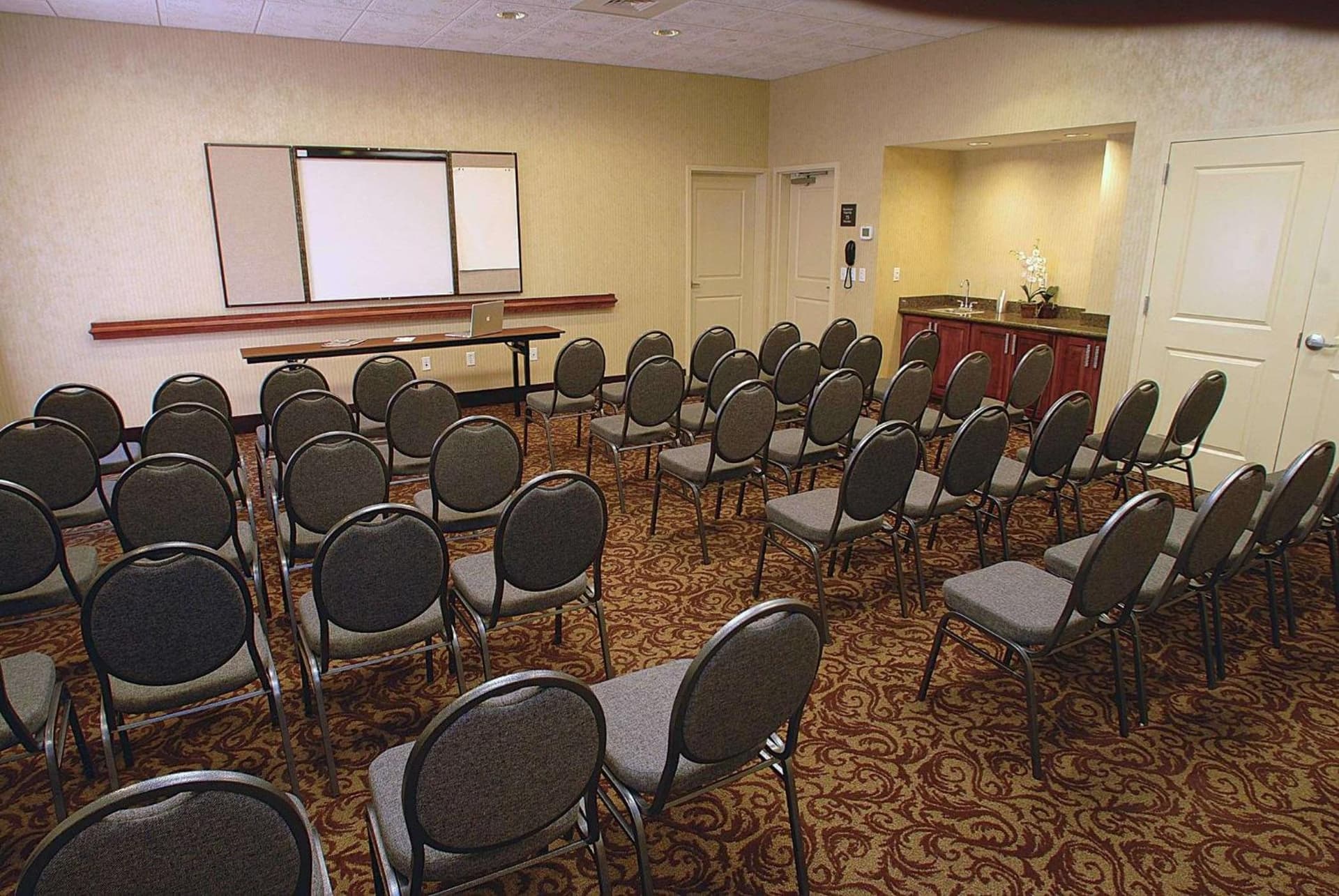 Hampton Inn & Suites Chesapeake-Battlefield Boulevard gallery photo in Chesapeake, VA — image 29