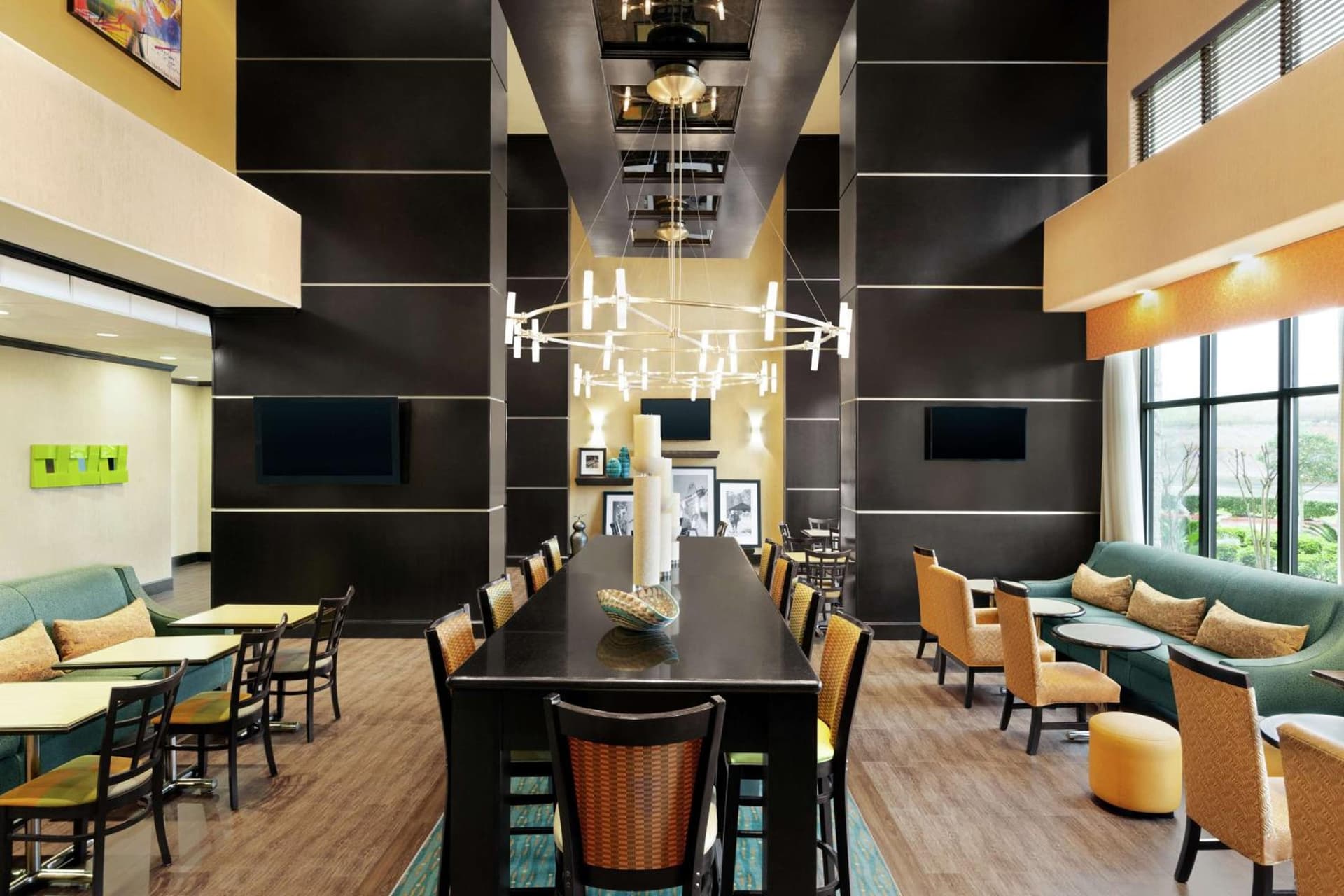 Hampton Inn and Suites Houston Pasadena gallery photo in Pasadena, TX — image 13