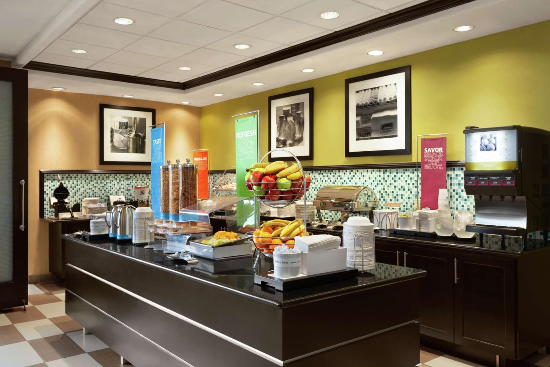Hampton Inn and Suites Houston Pasadena gallery photo in Pasadena, TX — image 4