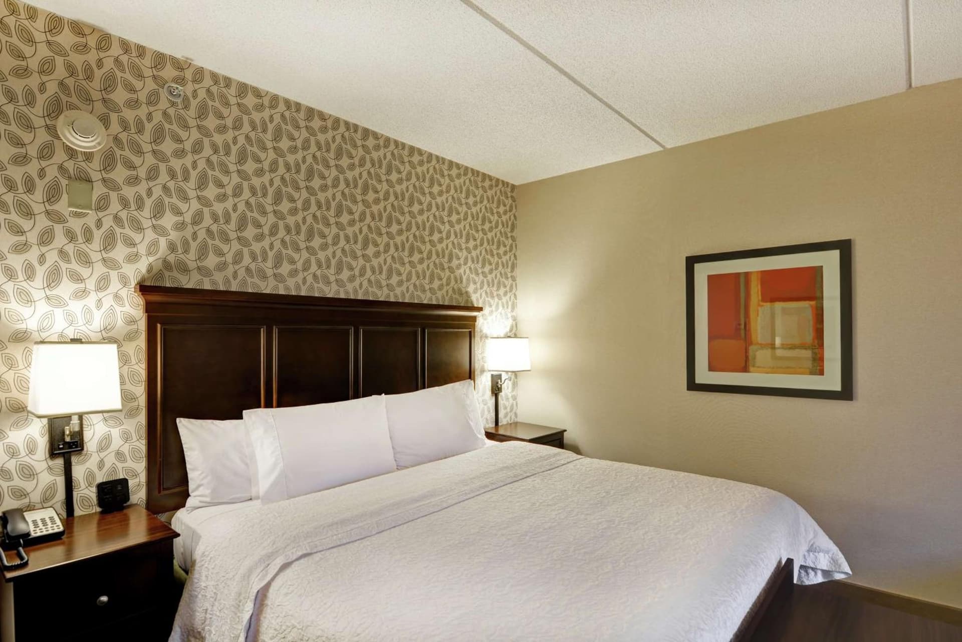 Hampton Inn Tunkhannock interior in Tunkhannock, PA — gallery photo 2