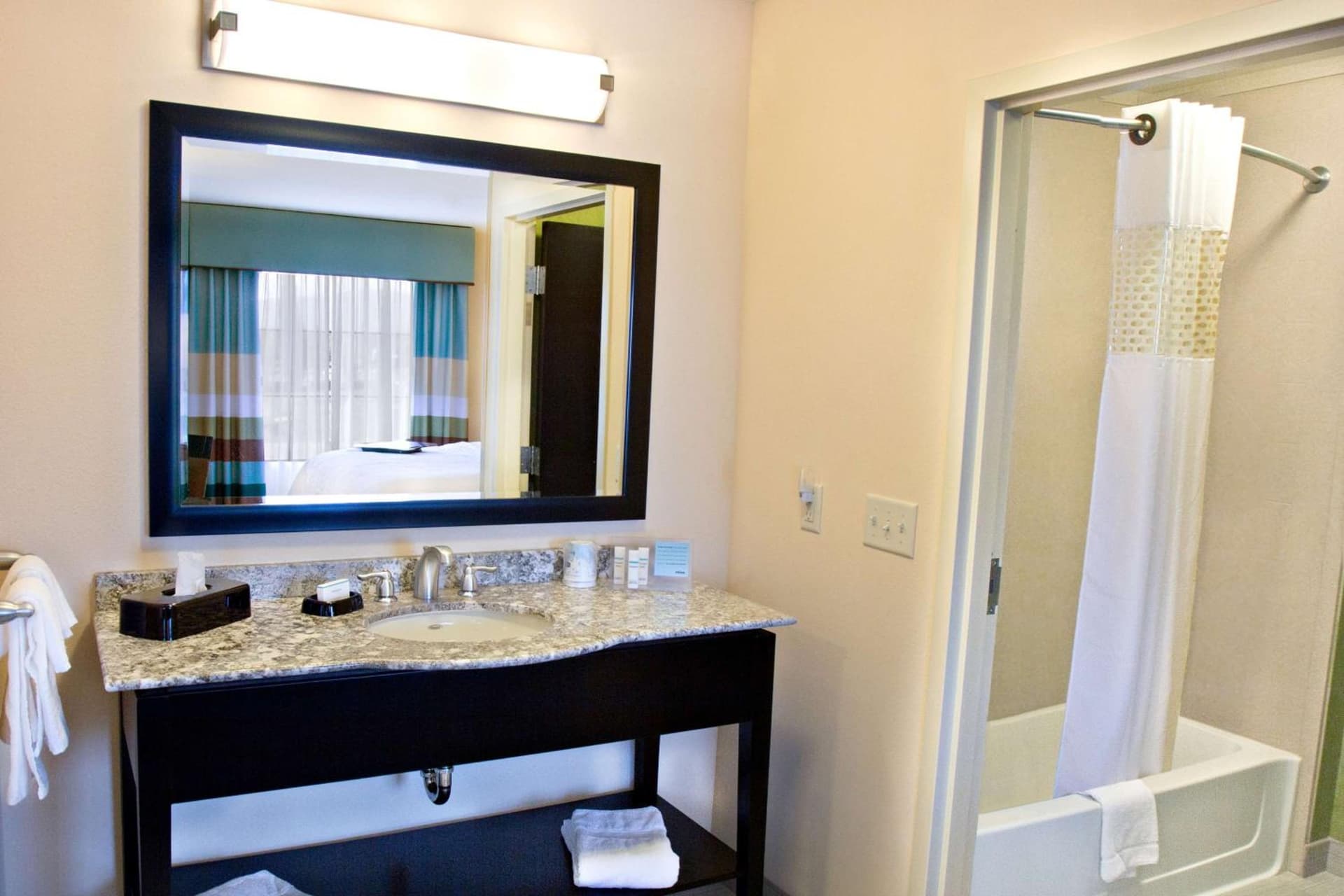 Hampton Inn & Suites Salt Lake City/Farmington gallery photo in Farmington, UT — image 16