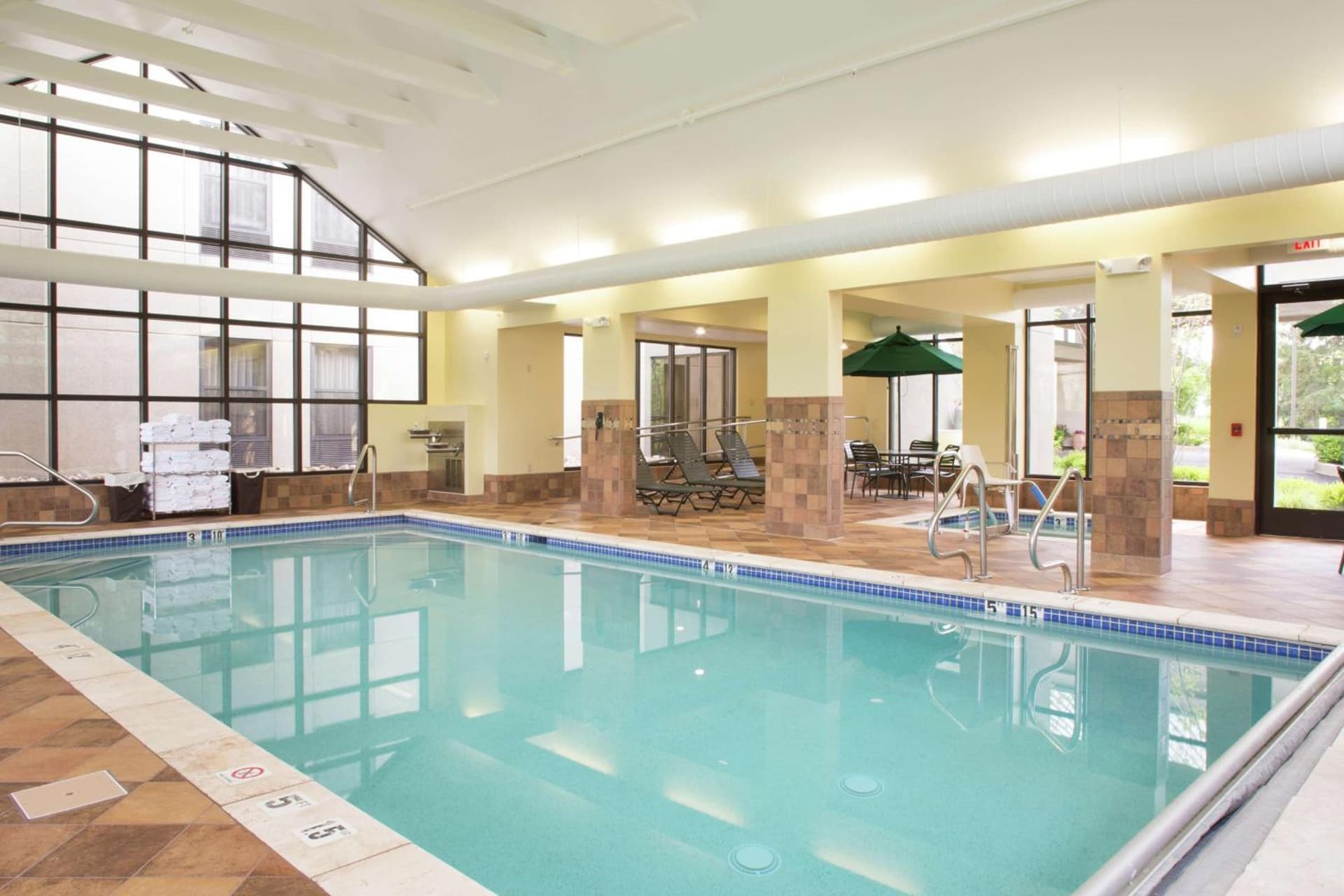 Hampton Inn Clarks Summit interior in Clarks Summit, PA — gallery photo 2