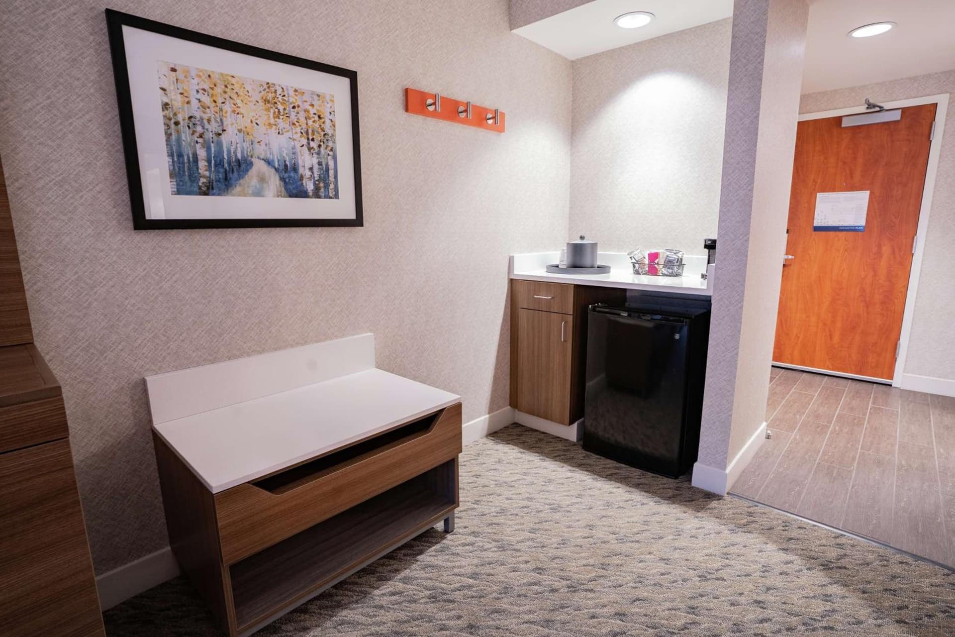 Hampton Inn Clarks Summit interior in Clarks Summit, PA — gallery photo 2