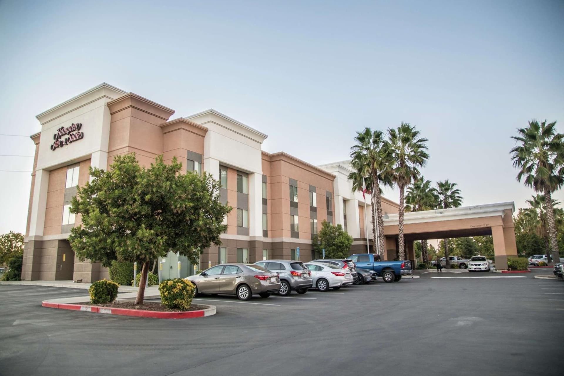 Hampton Inn & Suites Lathrop interior in Lathrop, CA — gallery photo 2