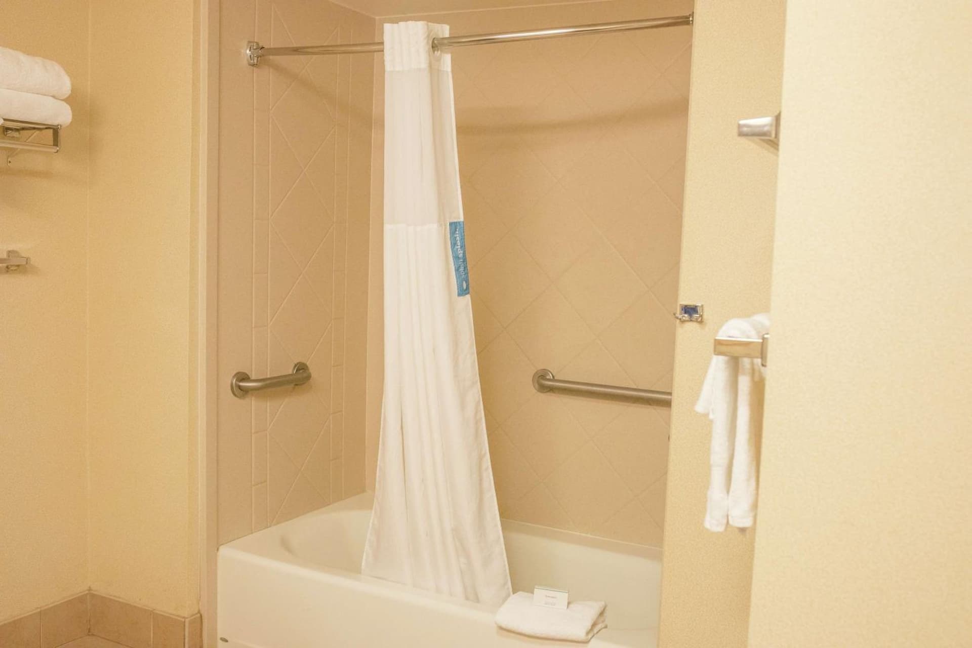 Hampton Inn & Suites Lathrop gallery photo in Lathrop, CA — image 21