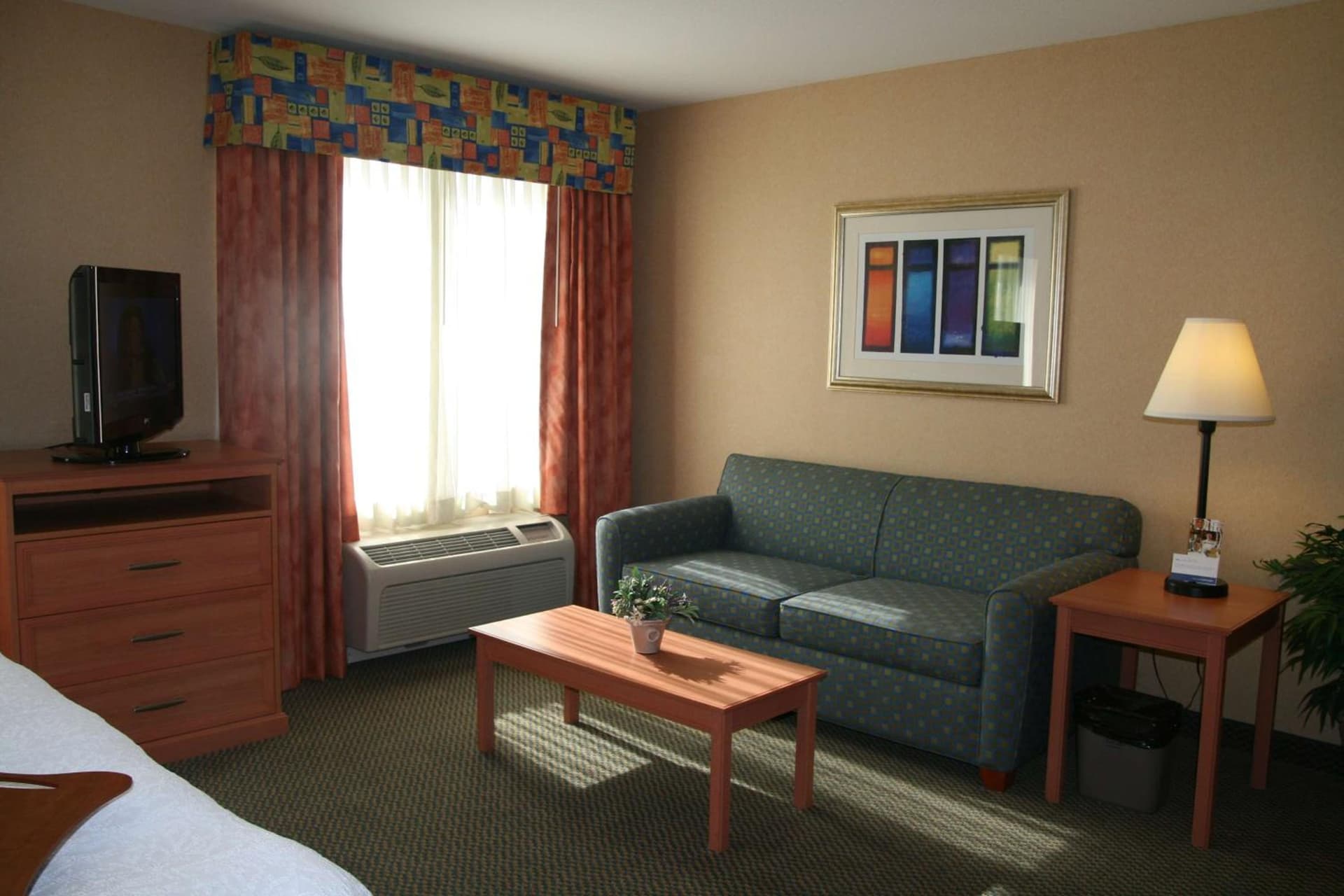 Hampton Inn & Suites Lathrop interior in Lathrop, CA — gallery photo 2