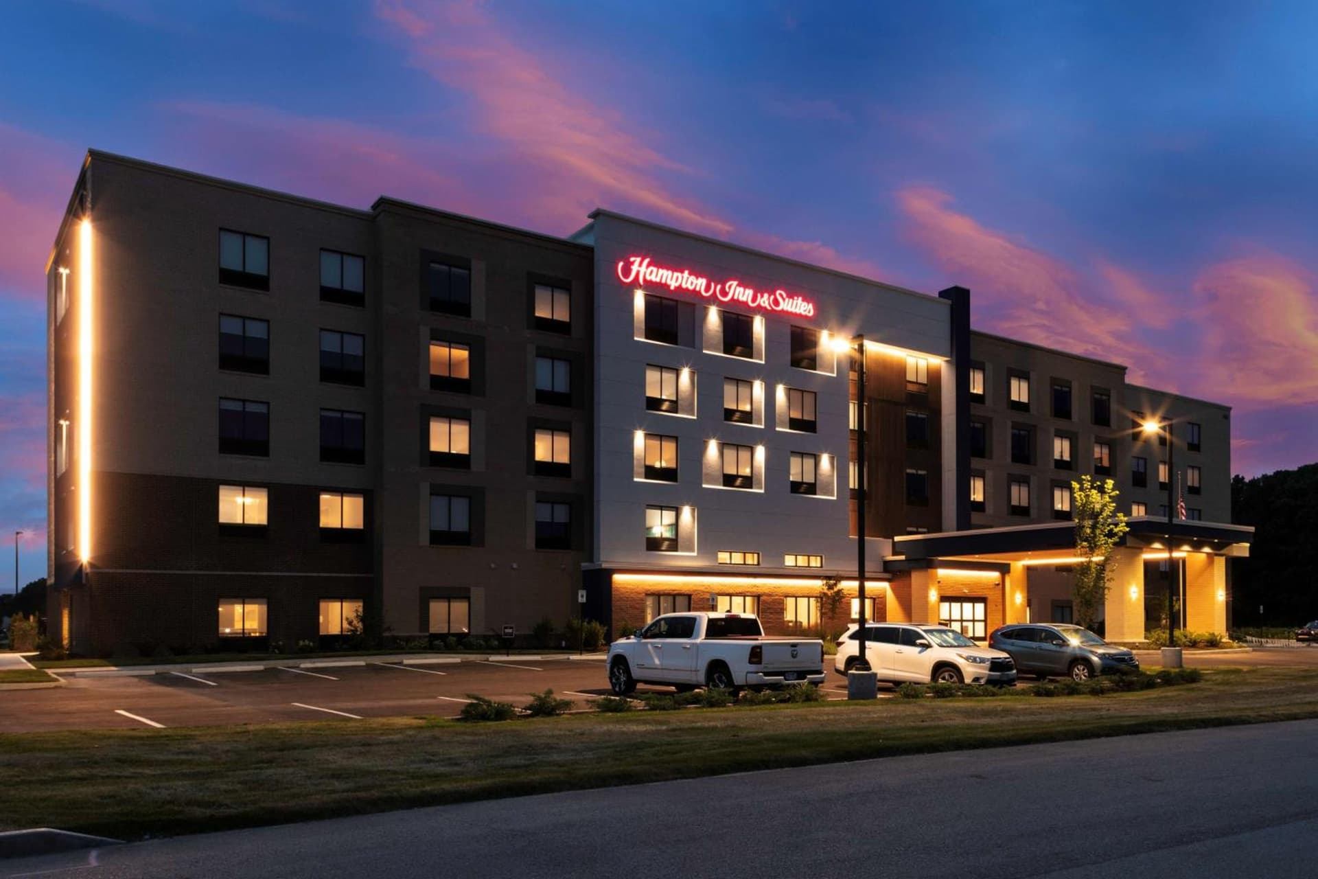 Hampton Inn & Suites Avon Indianapolis interior in Avon, IN — gallery photo 2
