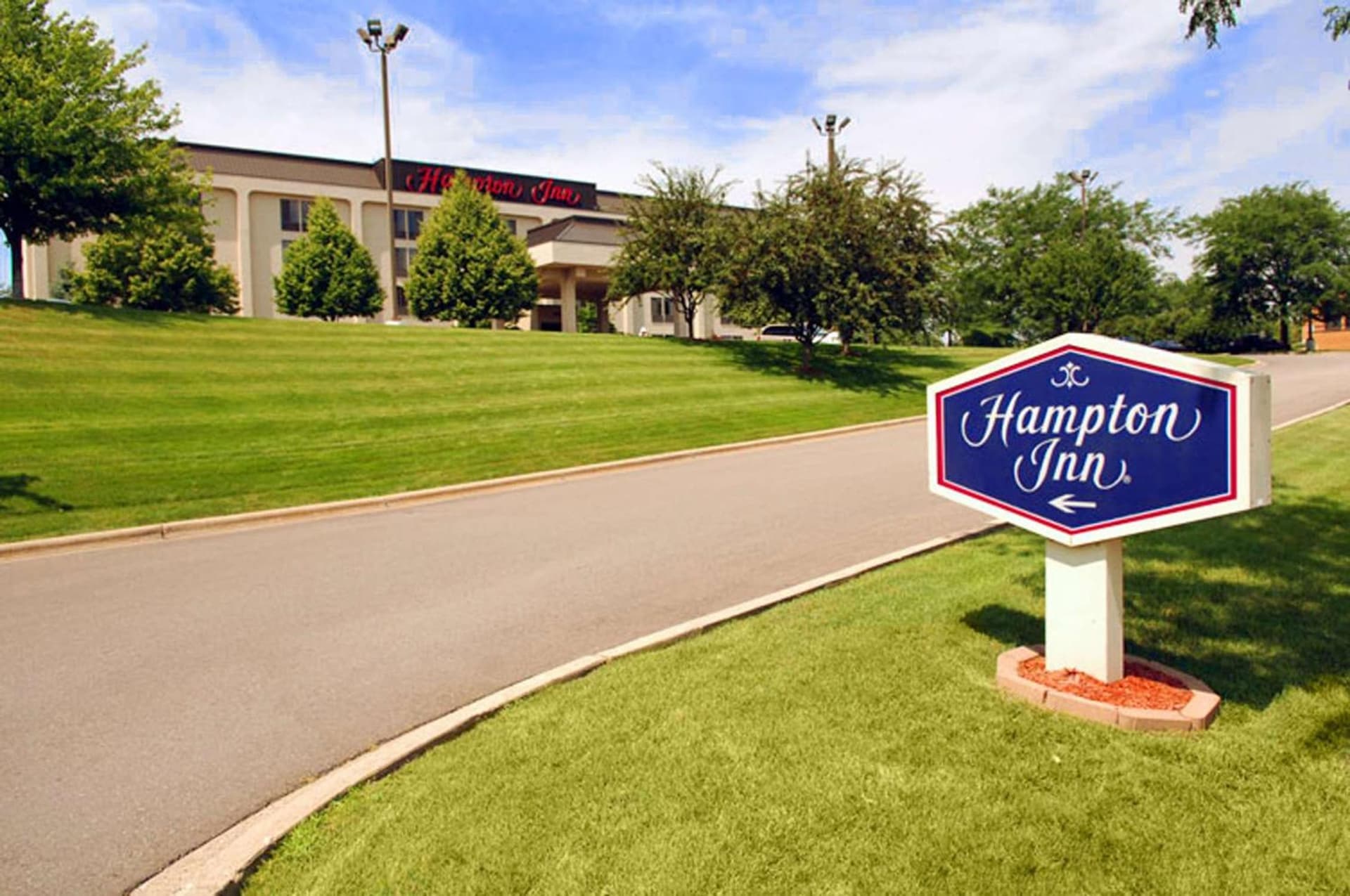 Hampton Inn Madison East Towne Mall Area interior in Madison, WI — gallery photo 2