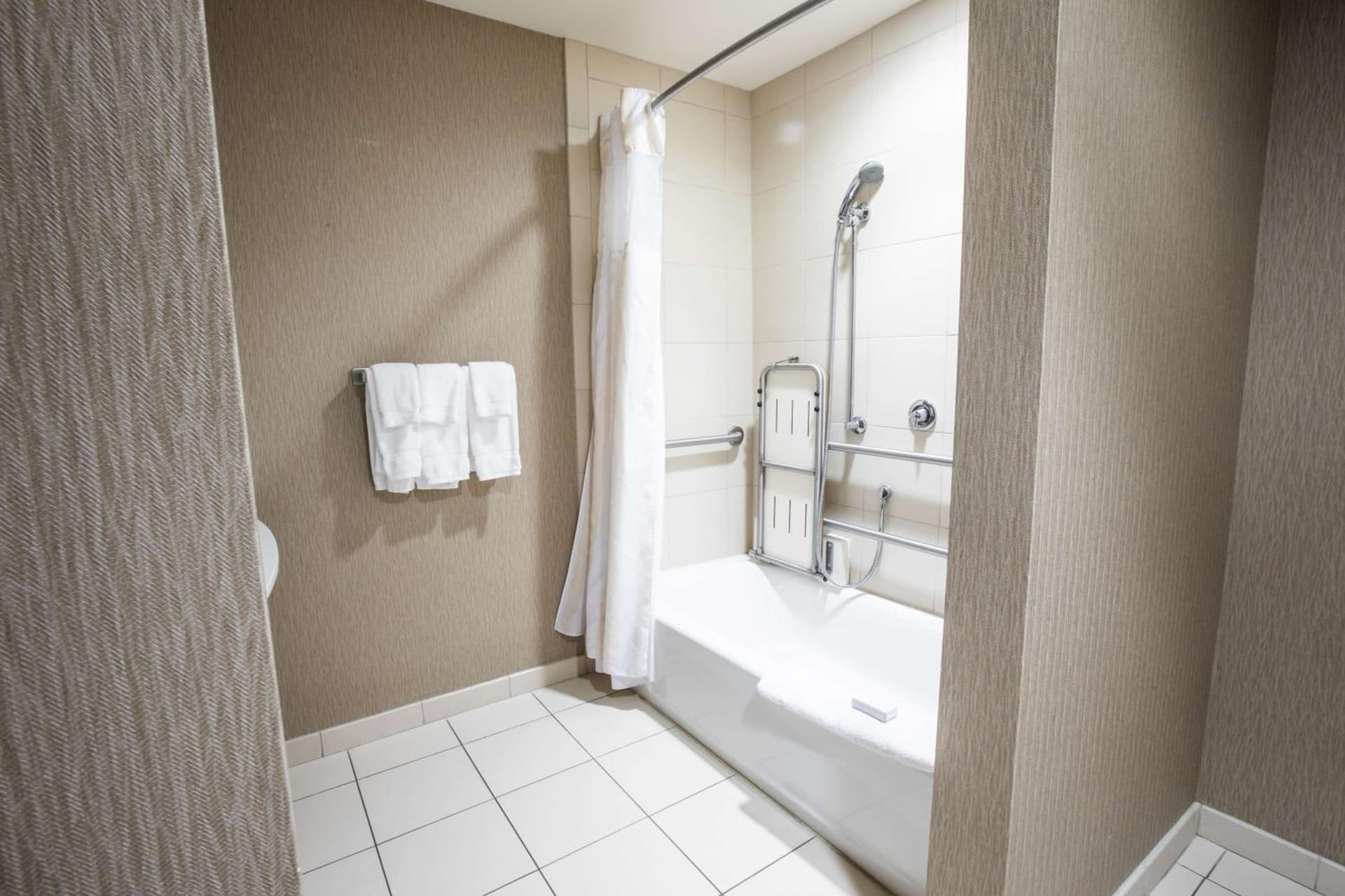 Hilton Garden Inn Clifton Park gallery photo in Clifton Park, NY — image 7