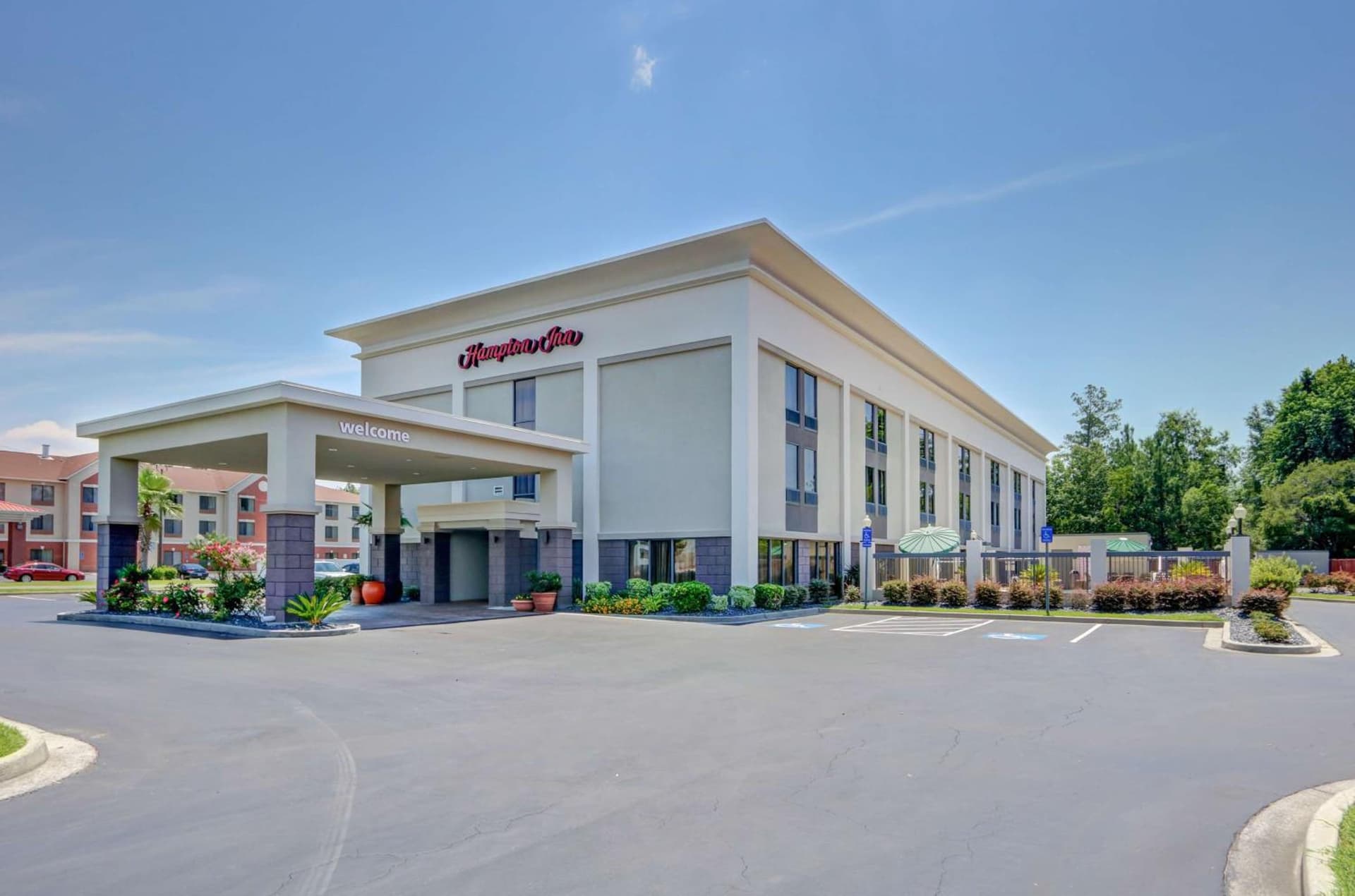 Hampton Inn Savannah-I-95/Richmond Hill featured exterior or lobby in Richmond Hill, GA — similar hotel