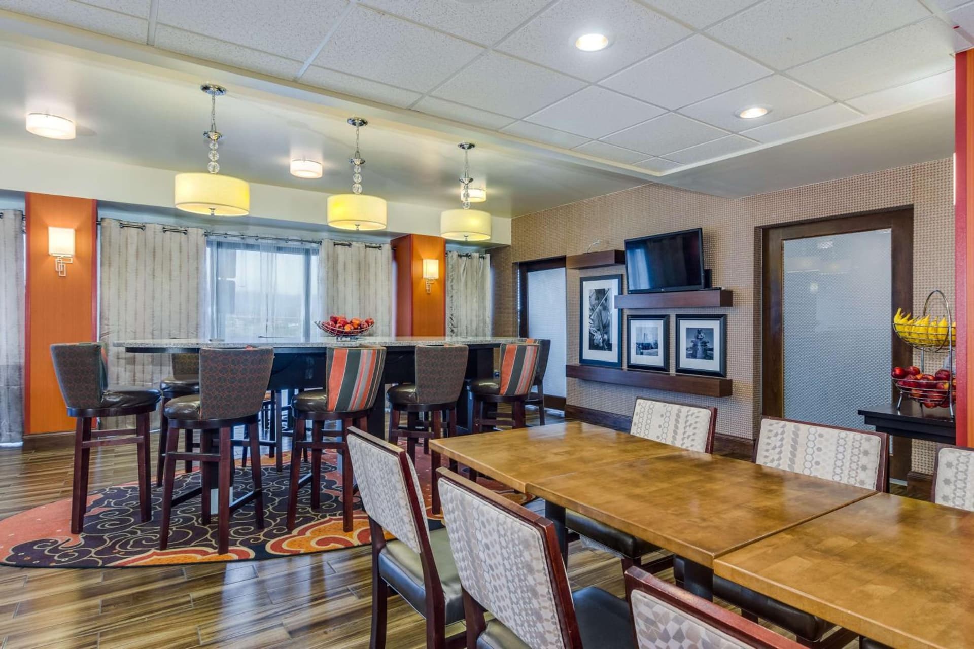 Hampton Inn Johnson City interior in Johnson City, TN — gallery photo 2