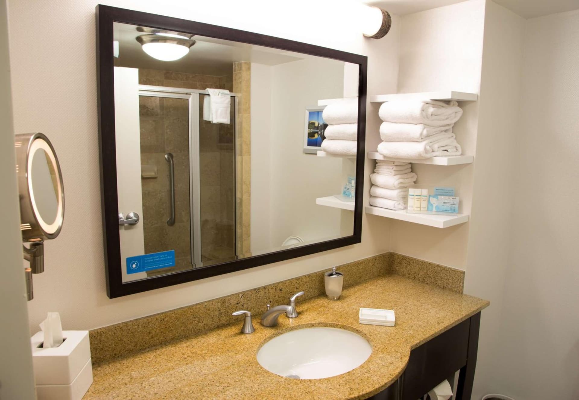 Hampton Inn & Suites Albany-Downtown gallery photo in Albany, NY — image 40
