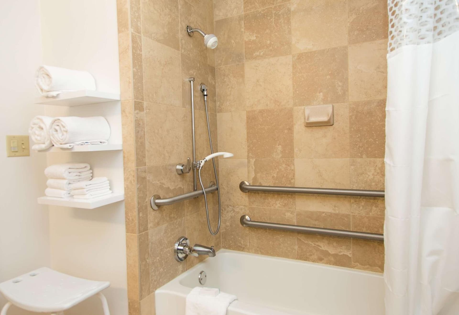 Hampton Inn & Suites Albany-Downtown gallery photo in Albany, NY — image 32