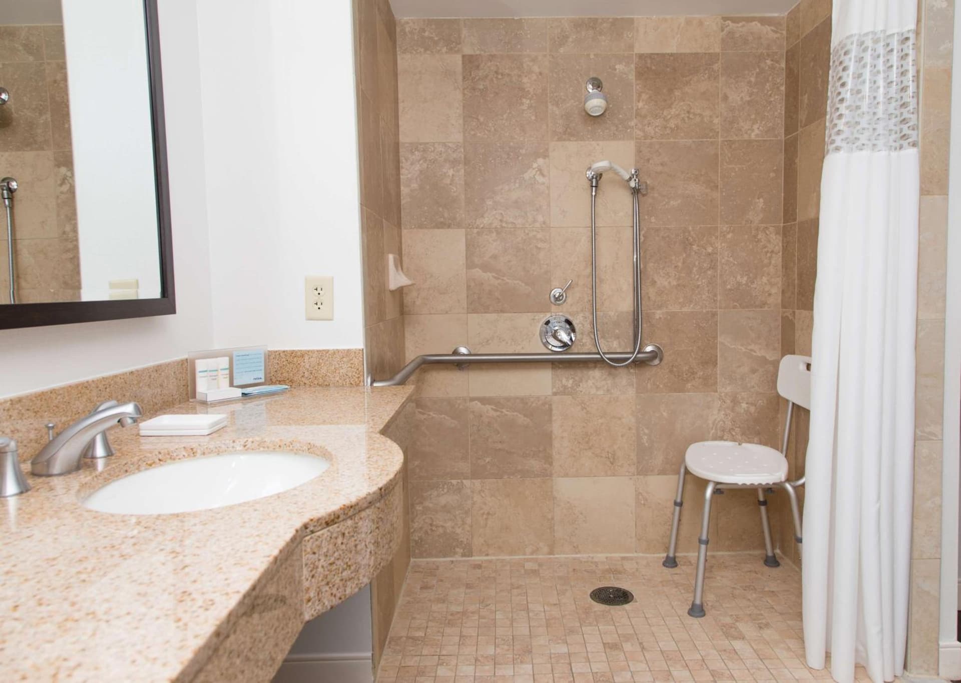 Hampton Inn & Suites Albany-Downtown gallery photo in Albany, NY — image 25