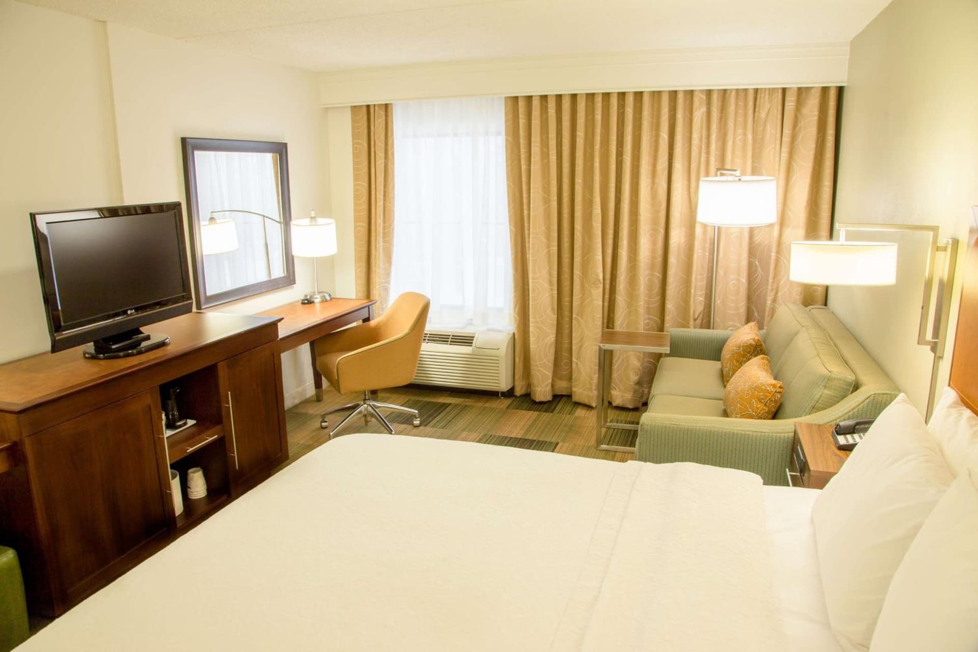 Hampton Inn & Suites Albany-Downtown gallery photo in Albany, NY — image 23