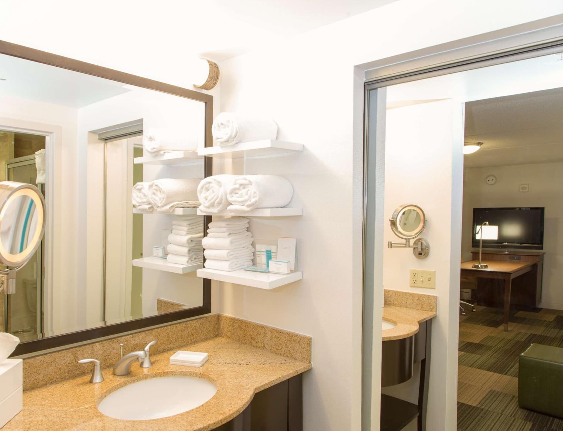 Hampton Inn & Suites Albany-Downtown gallery photo in Albany, NY — image 34
