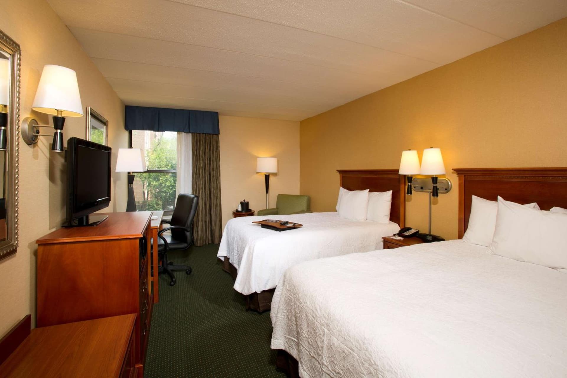 Hampton Inn Alexandria property views in Alexandria, VA — gallery photo 3