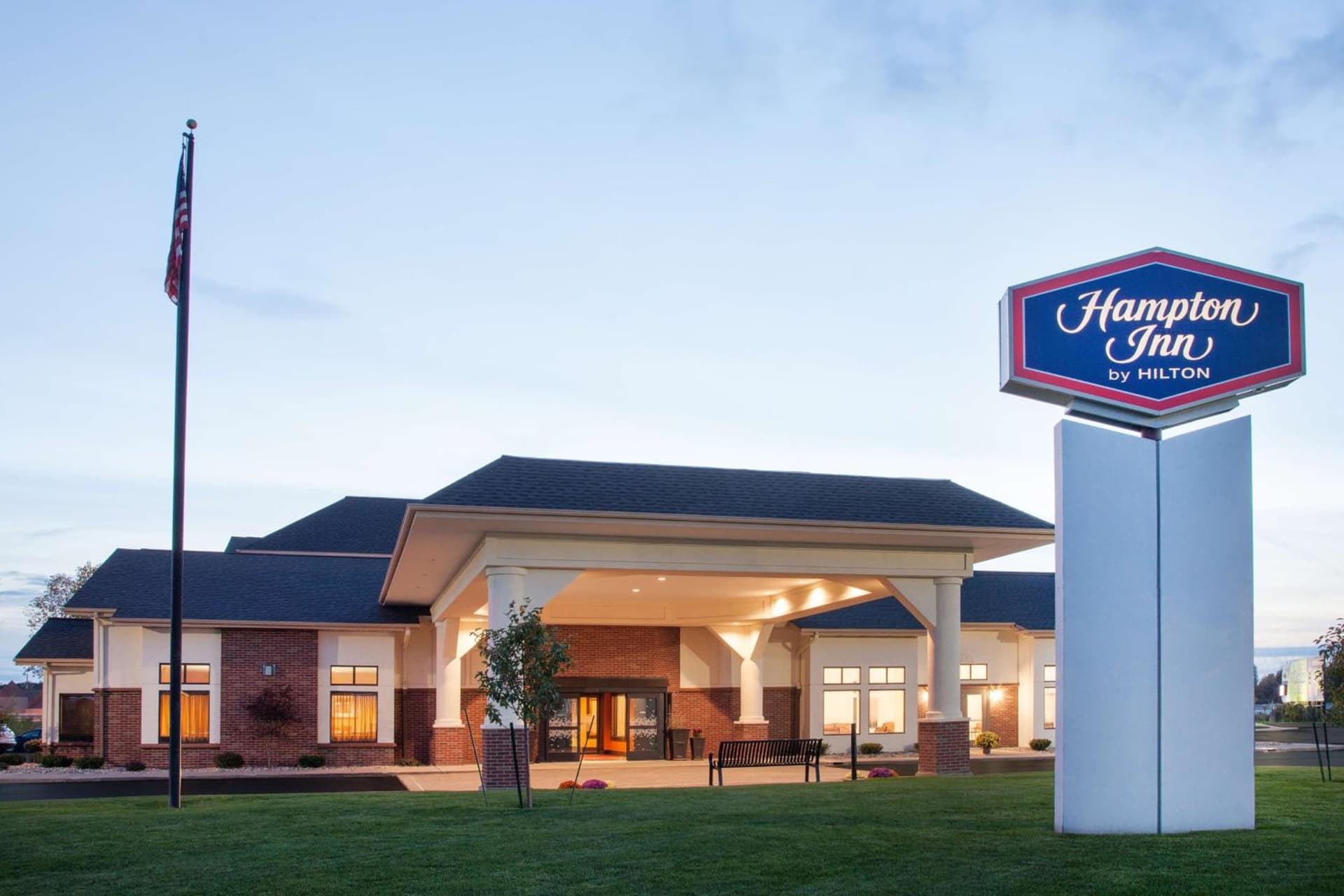 Hampton Inn Birch Run featured exterior or lobby in Birch Run, MI — similar hotel
