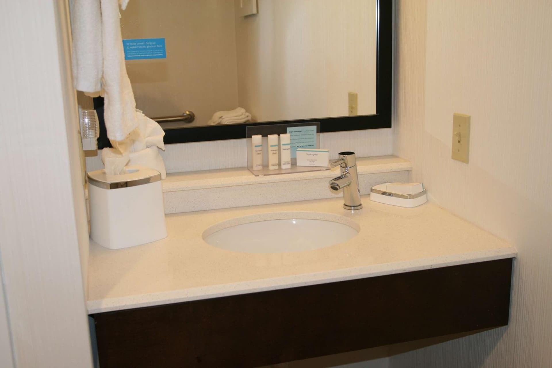 Hampton Inn Birch Run gallery photo in Birch Run, MI — image 21
