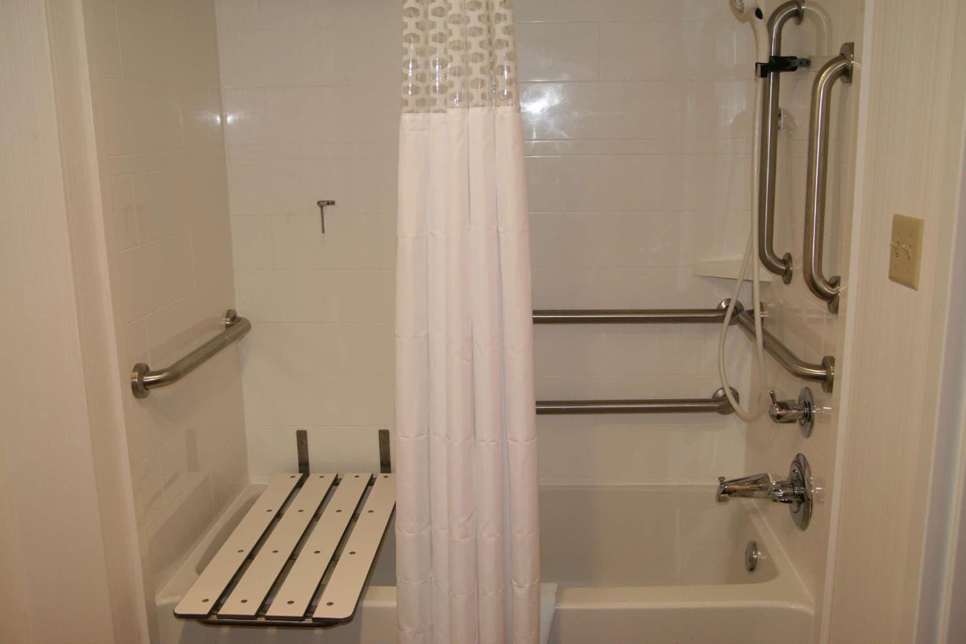 Hampton Inn Birch Run property views in Birch Run, MI — gallery photo 3