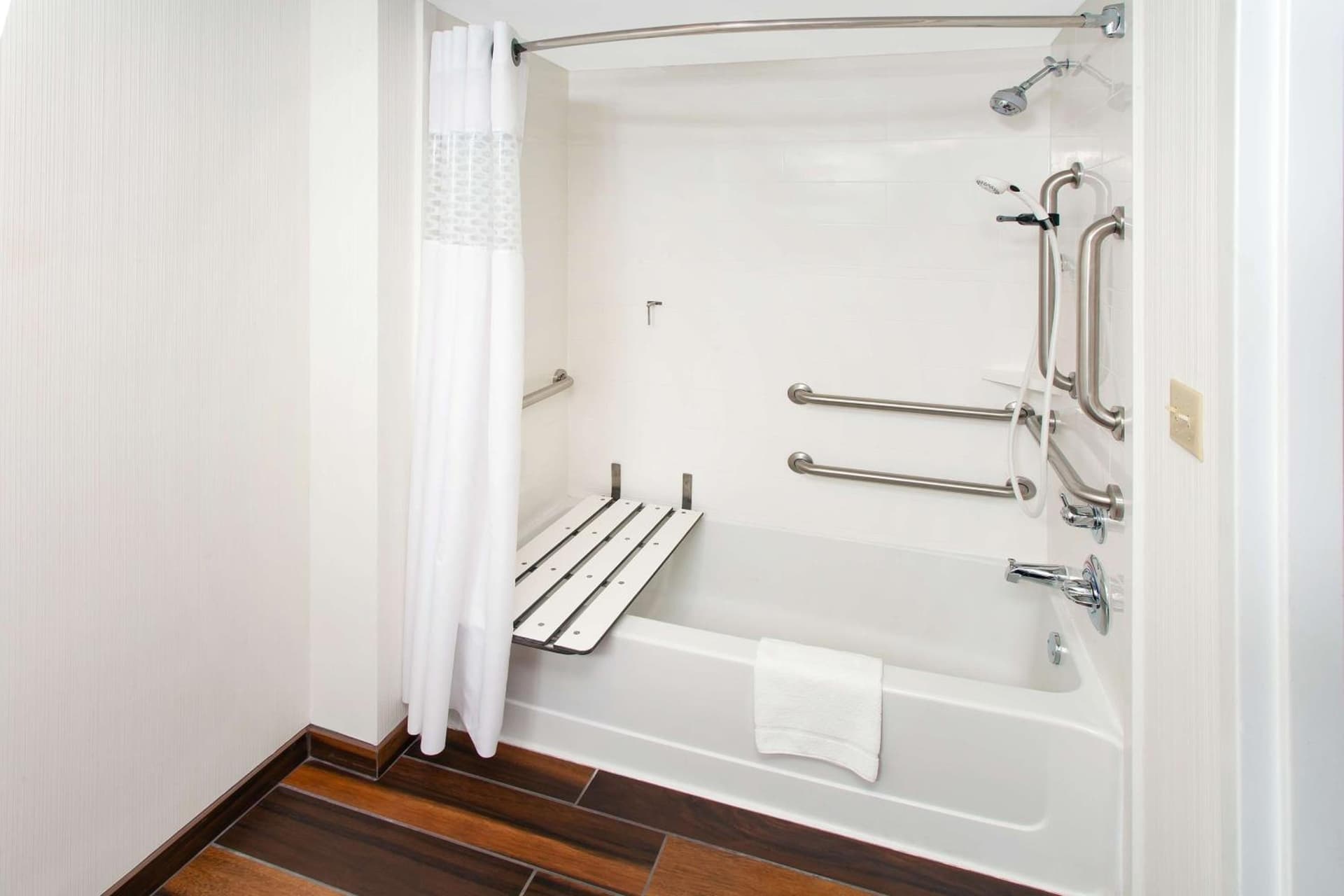 Hampton Inn Birch Run gallery photo in Birch Run, MI — image 13