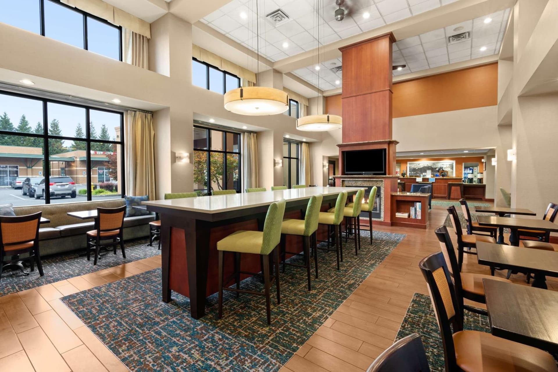 Hampton Inn & Suites Burlington interior in Burlington, WA — gallery photo 2